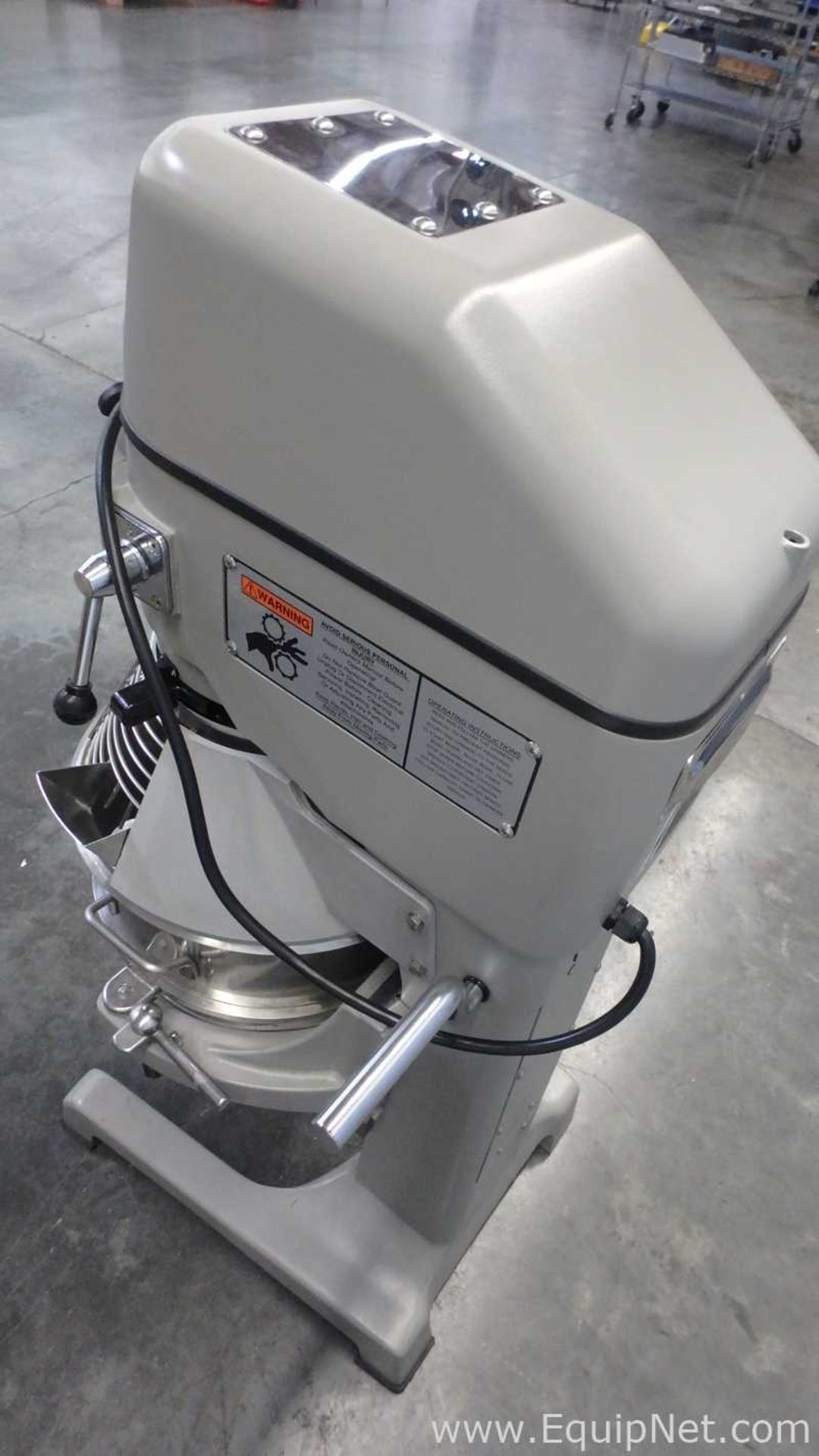 Globe SP30 30qt Floor Commercial Gear Driven Planetary Vertical Bowl Lift Dough Mixer - Image 7 of 20