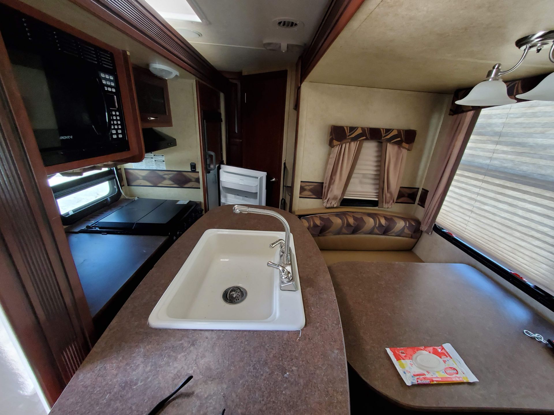 2014 Sun Valley by Evergreen Travel Trailer - Image 5 of 6