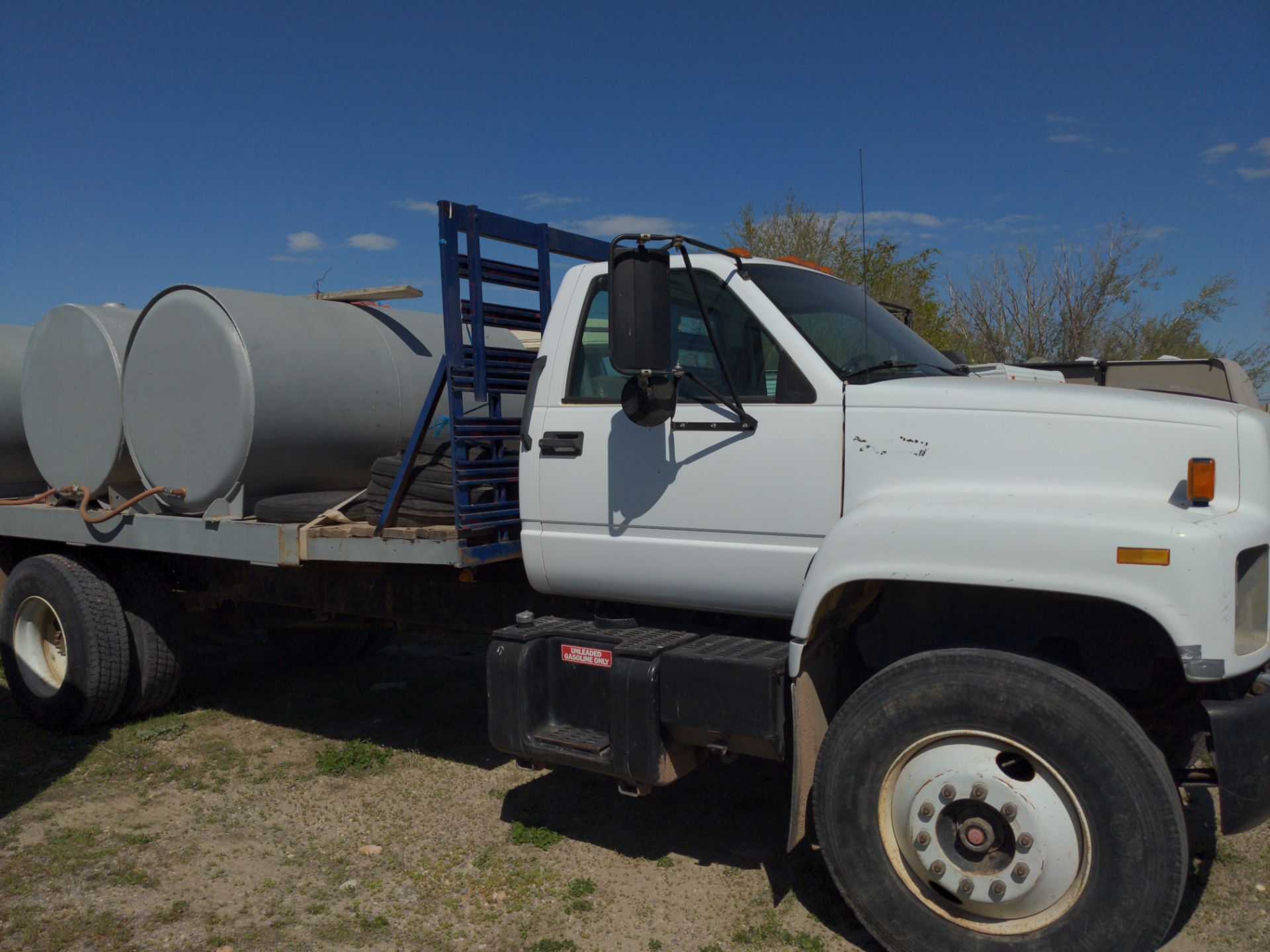 1994 GMC flatbed truck - Image 3 of 6