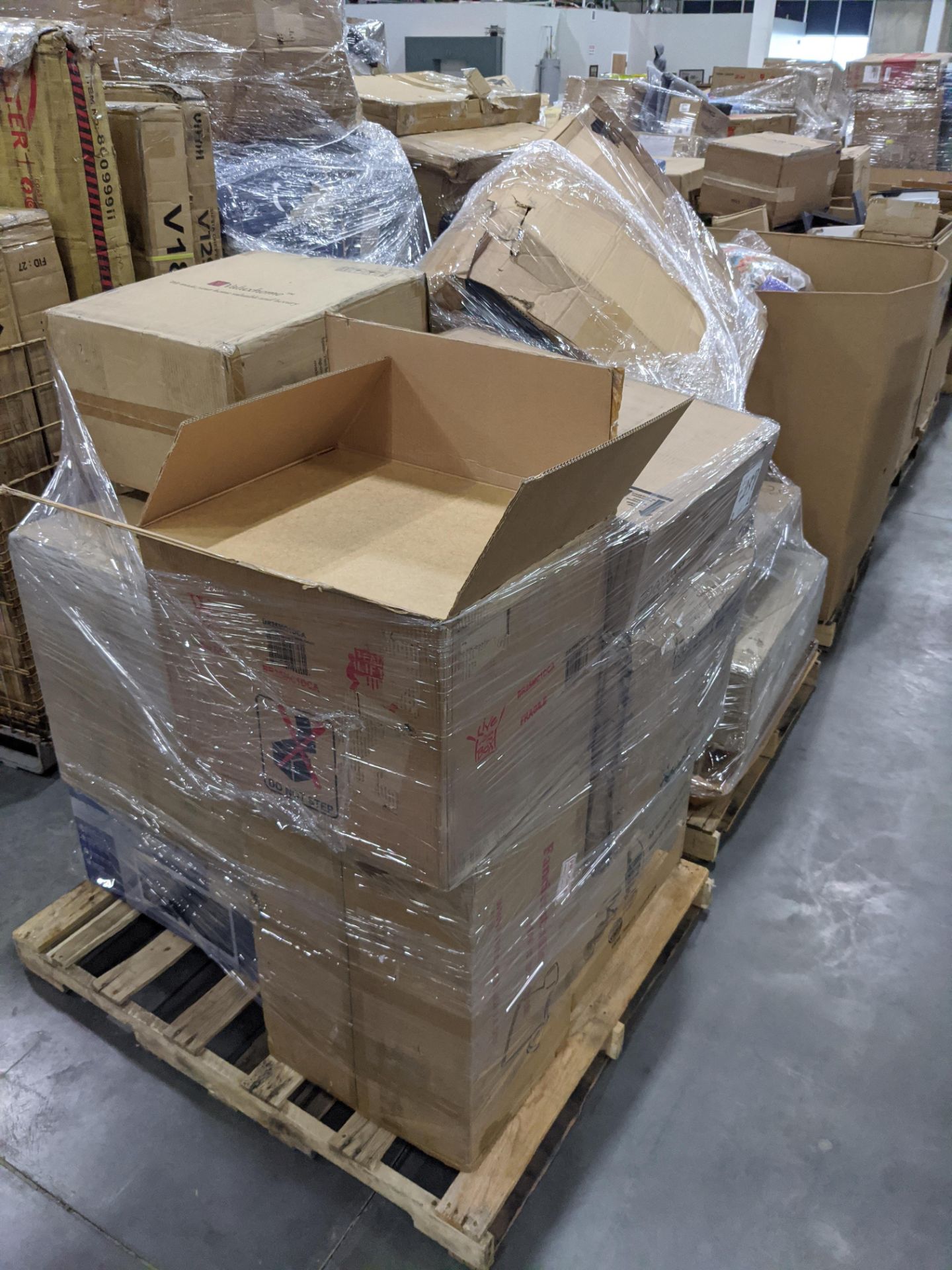 2 Pallets - Image 2 of 2