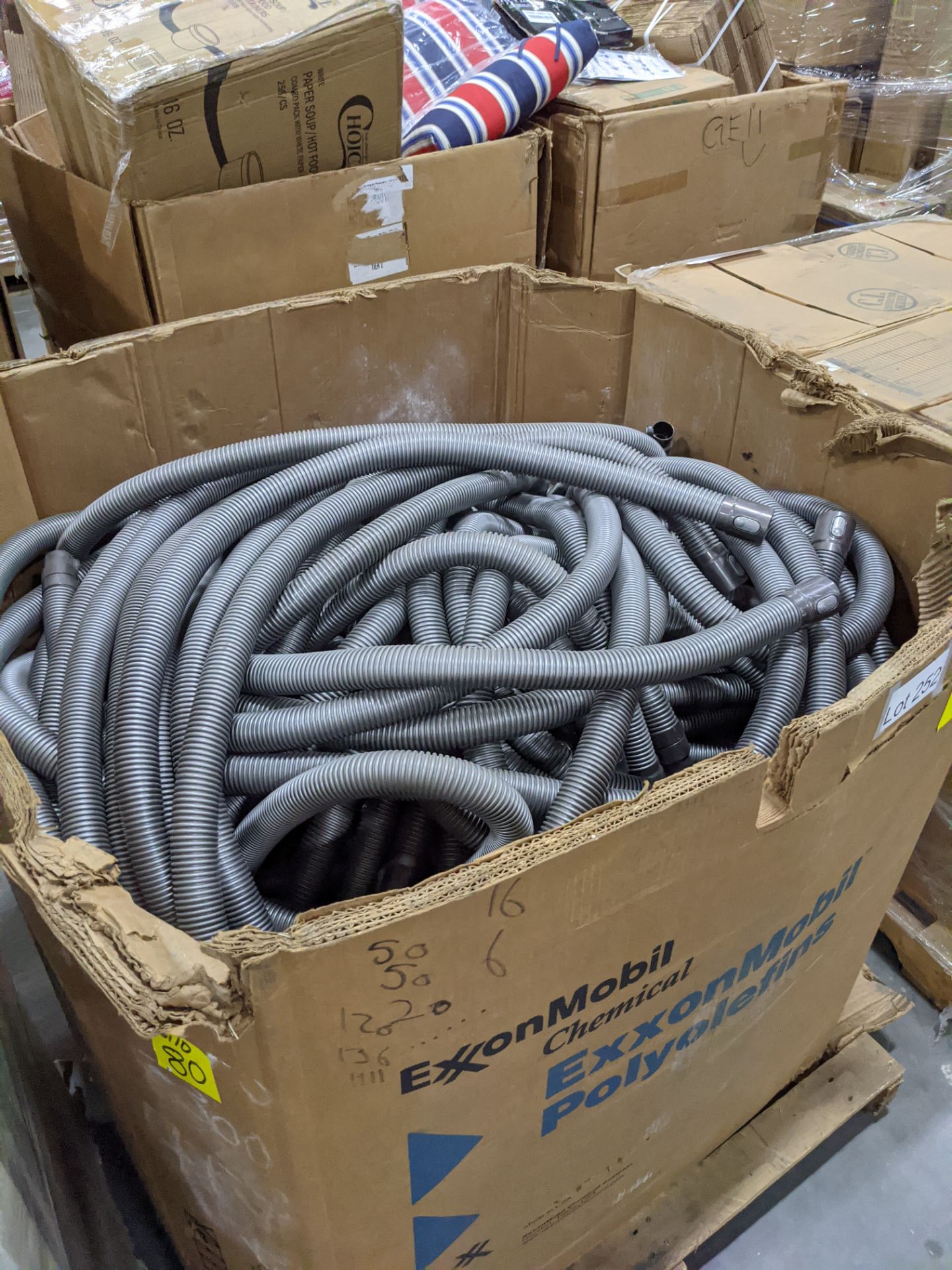 VAcuum Hoses - Image 2 of 2