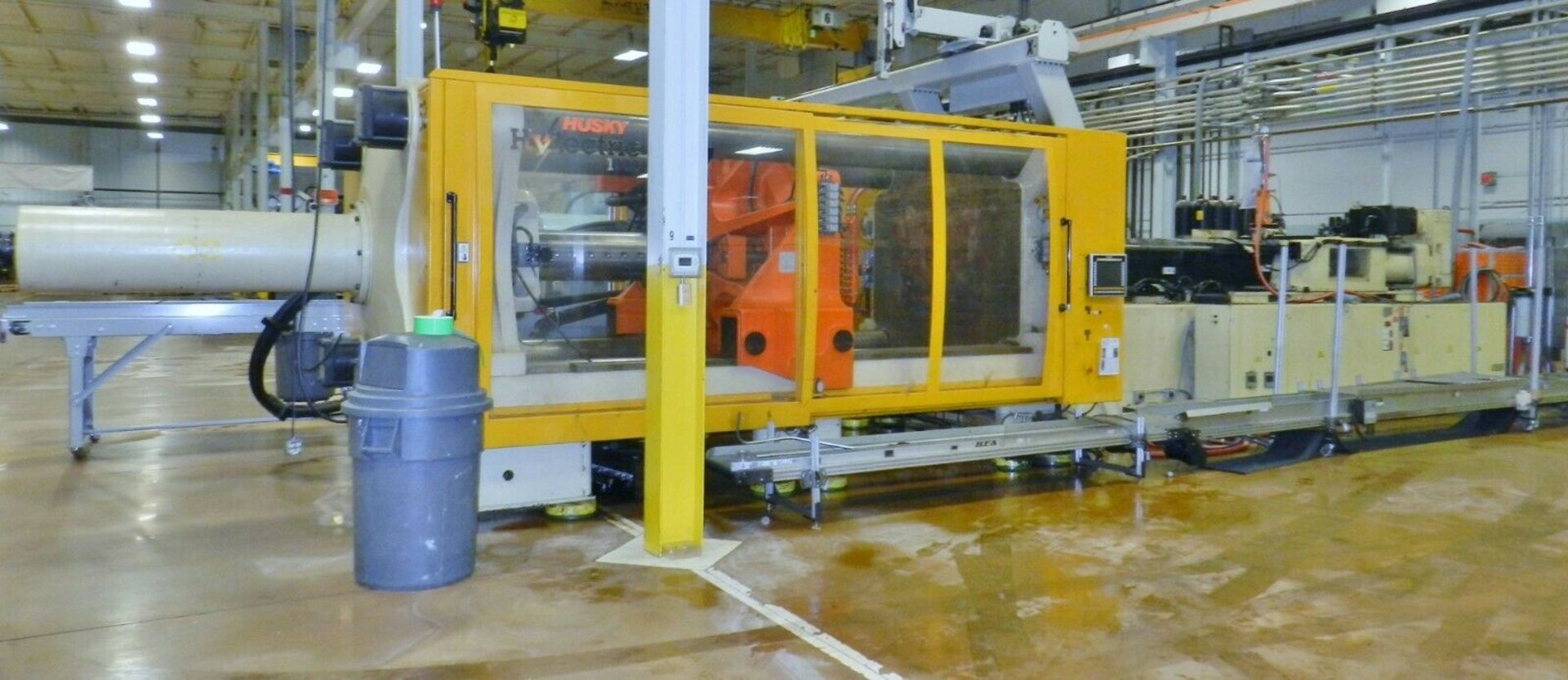 Husky H1000 RS115/95 Injection Molding Machine w/ Robot 2003 Controls Updated in 2015