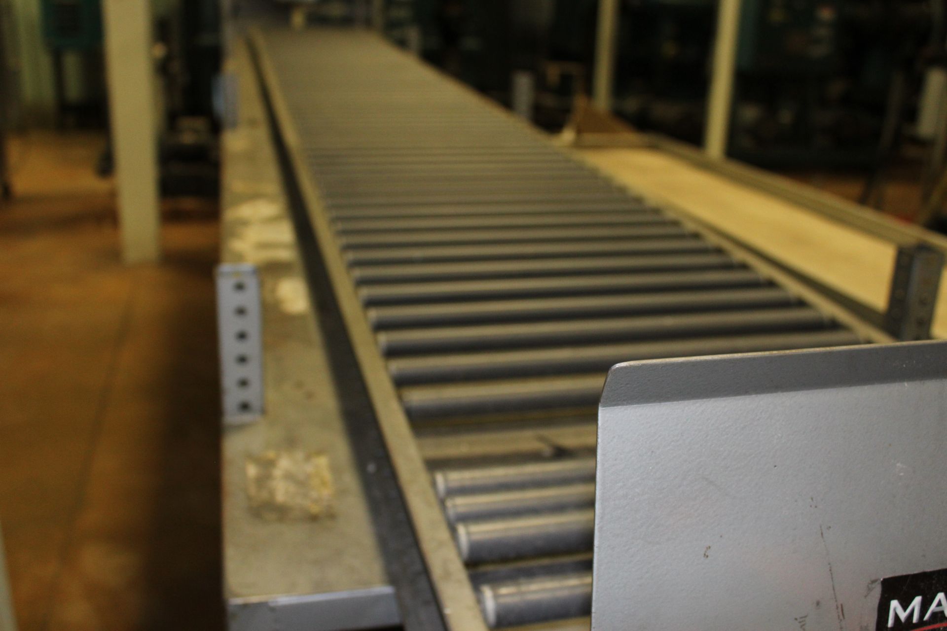 MAC 22" x 19' Belt and Powered Roller Conveyor - Image 2 of 4