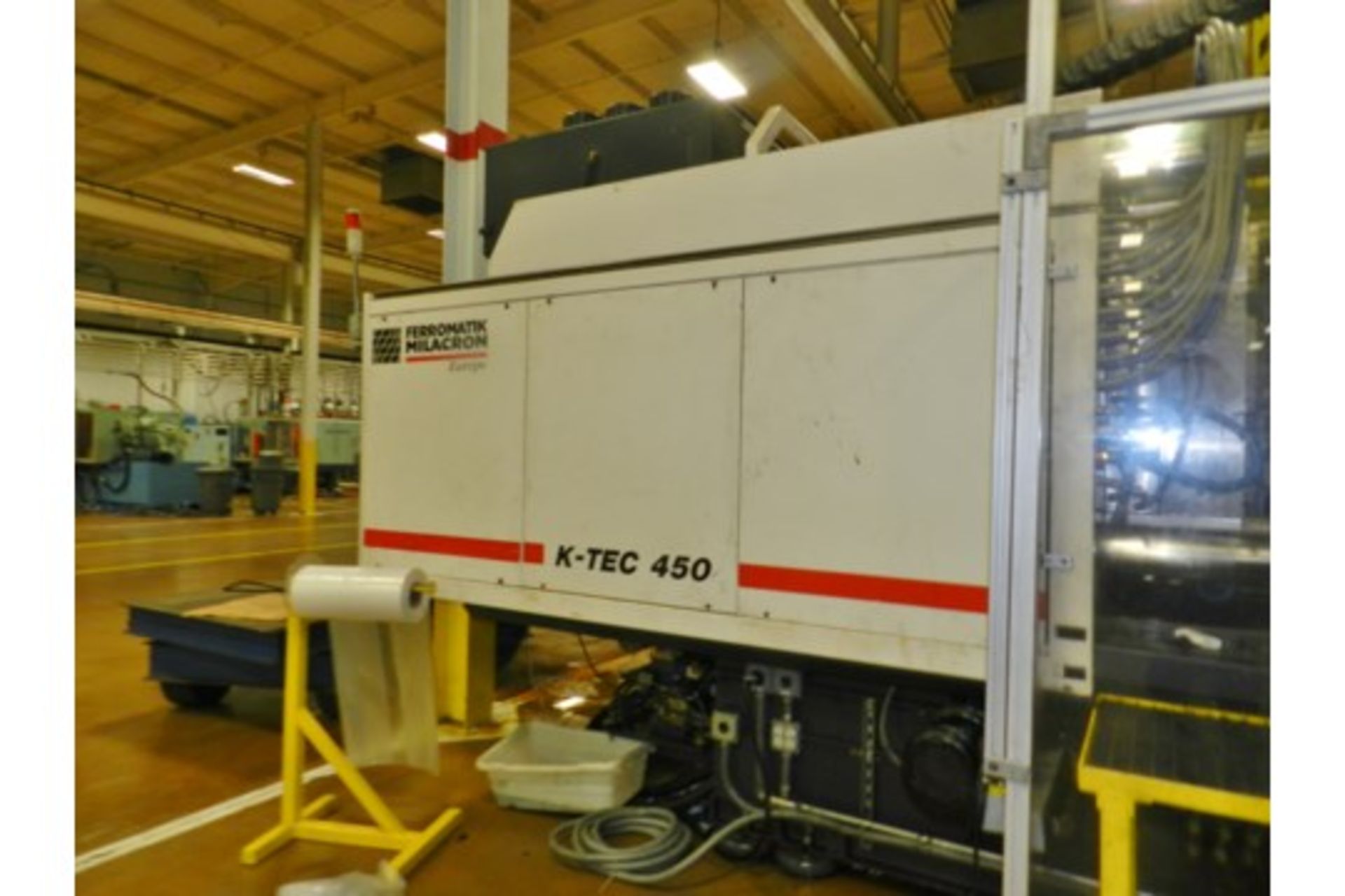 Ferromatik Milacron K-TEC450S/3F Injection Molding Machine 2004 - Image 9 of 9