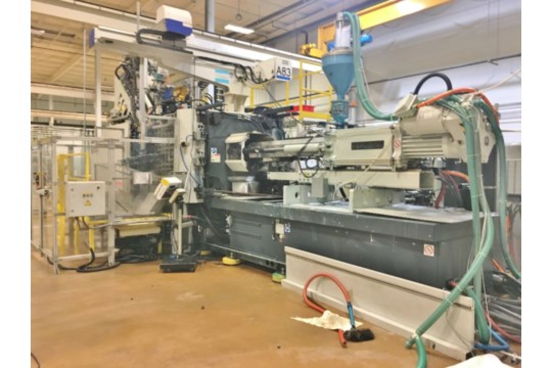 Ferromatik Milacron K-TEC450S/3F Injection Molding Machine 2004 - Image 8 of 9