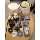 Qty boxed wedgewood items and Royal worcester plates.