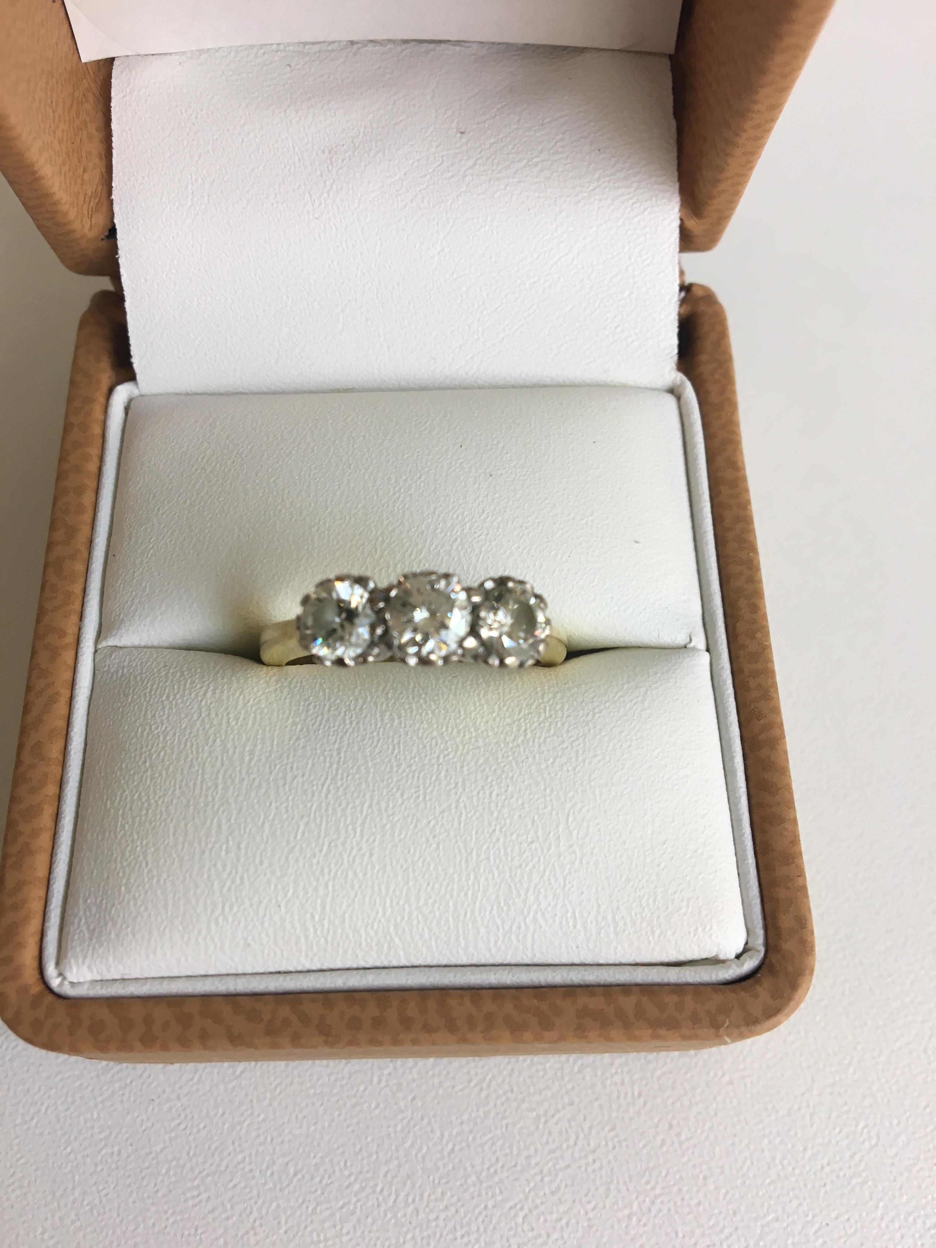 18ct Diamond trilogy ring