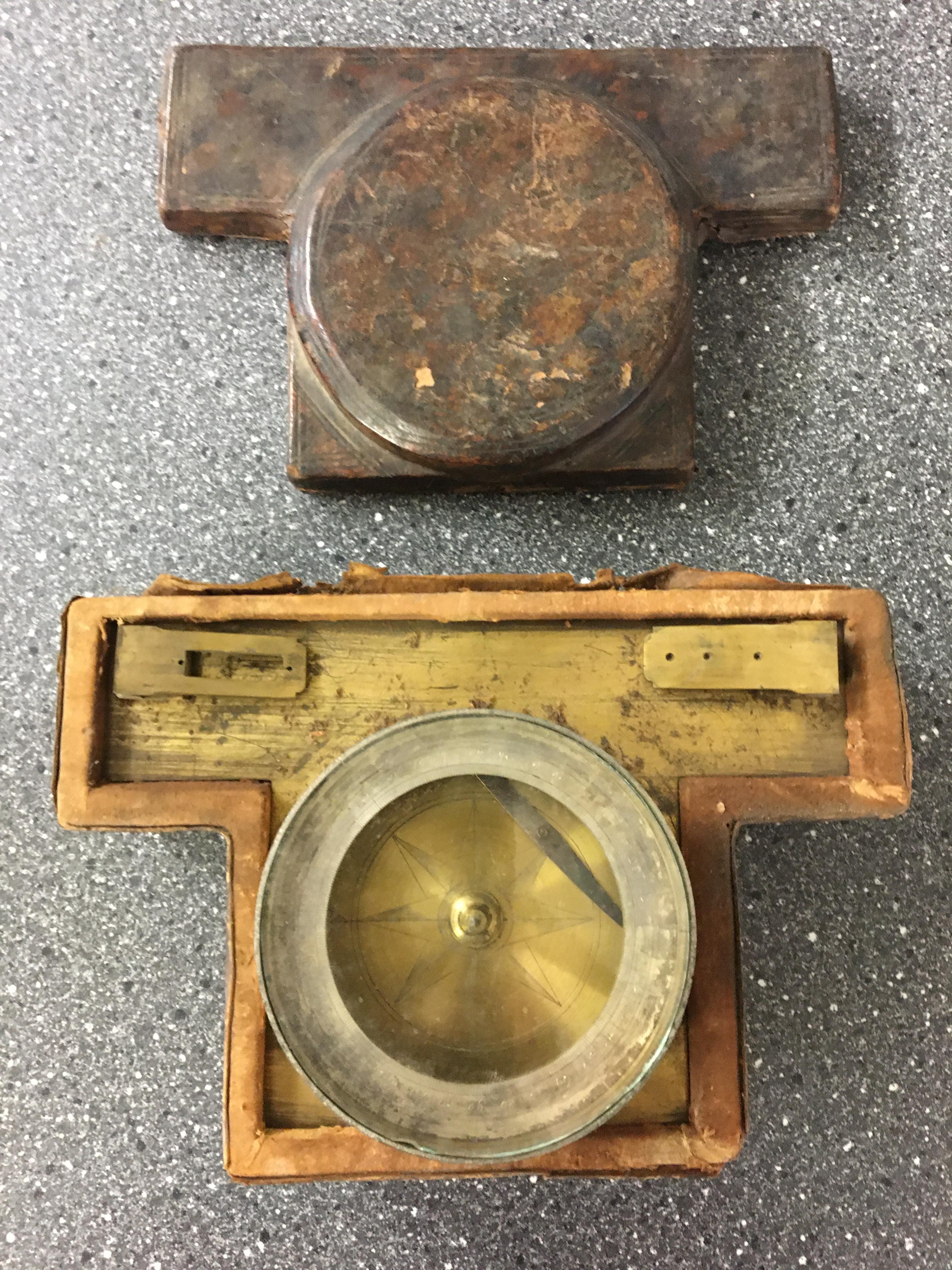 Boxed 18/19th century French compass
