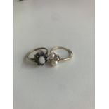 Two 9ct dress rings