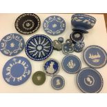 Wedgewood items to inc Danbury mint WWF bowl with animals.