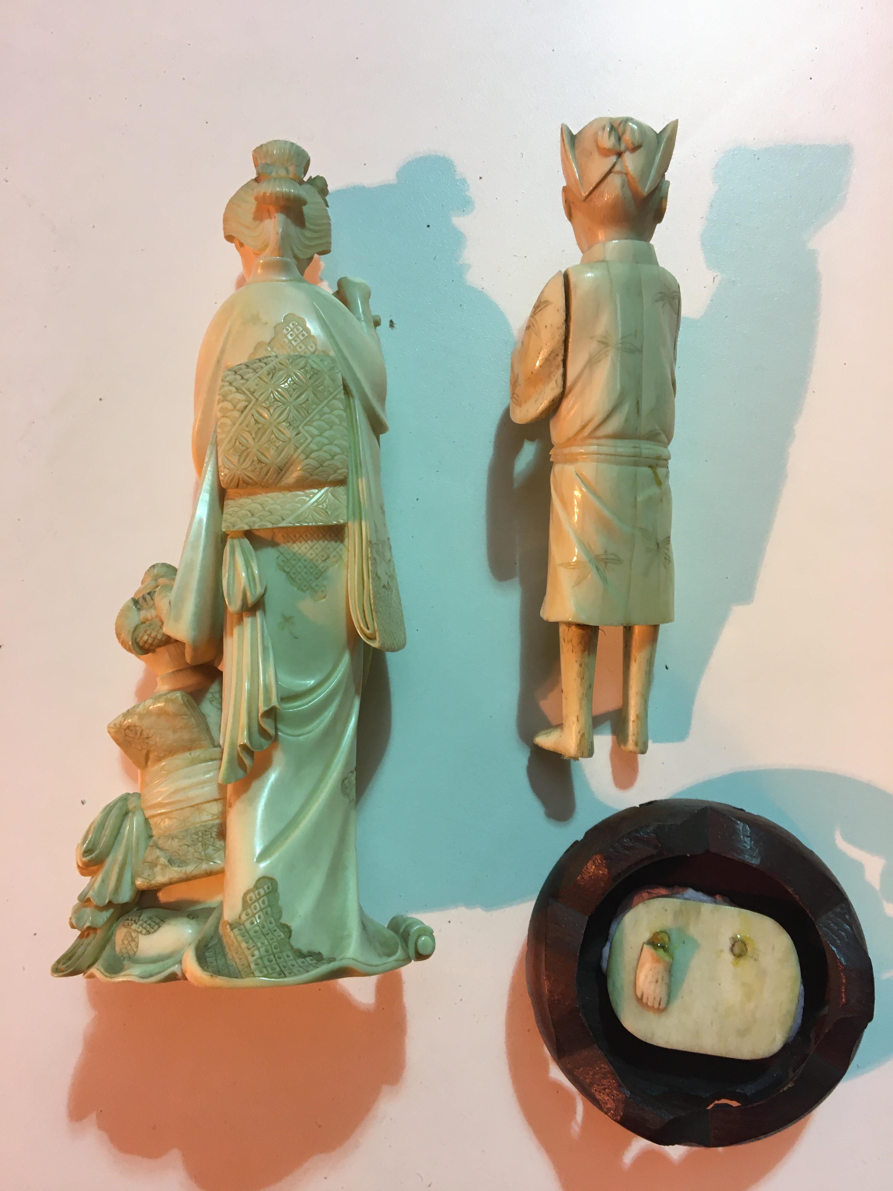 Meiji period finely carved Okimono of woman and child with scroll and a bone example.height 17.5cm - Image 3 of 4