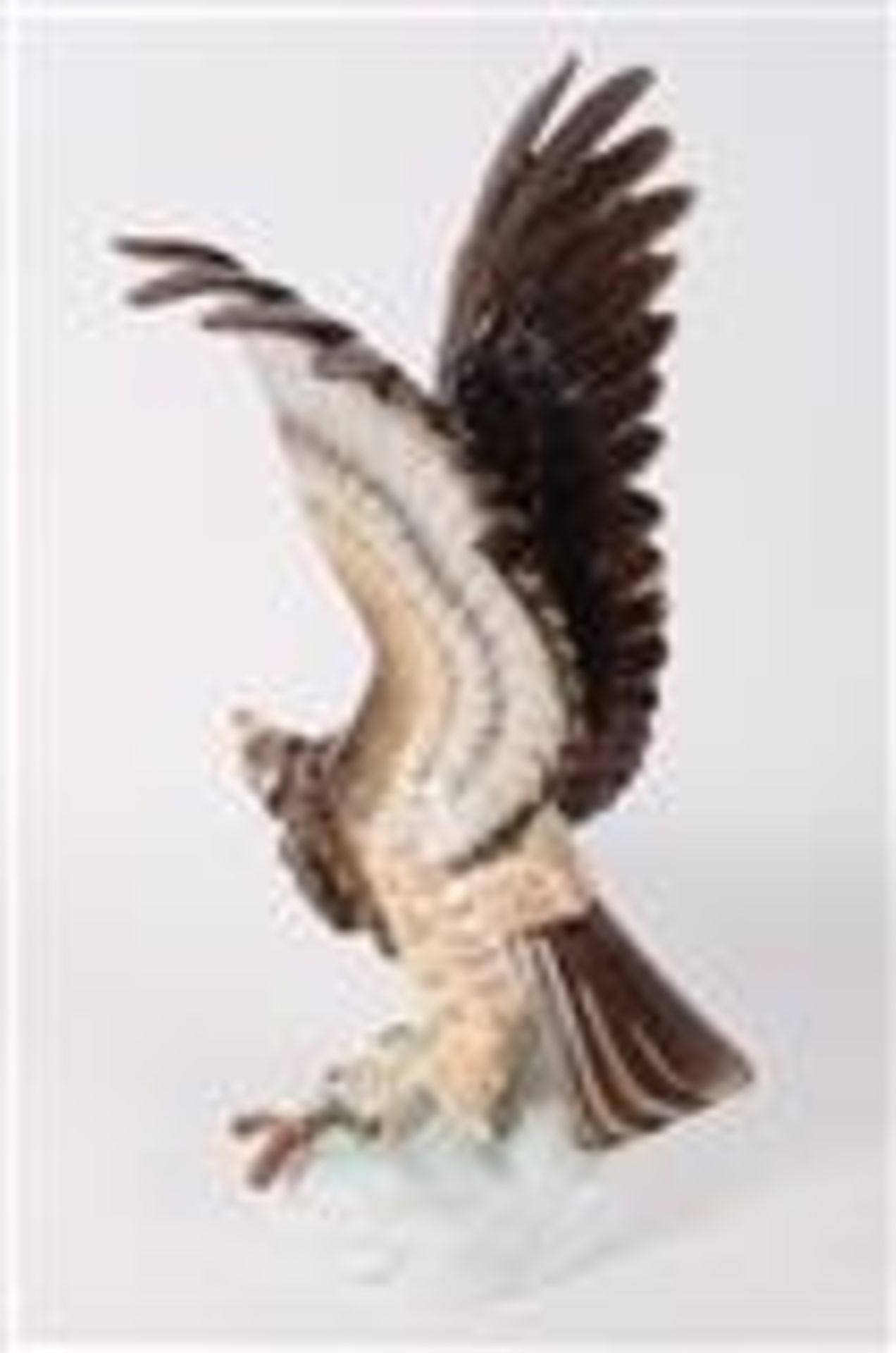 Herend, Porzellan , Adler , Mitte 20. Jahrhundert , Farbig staffiert, Höhe: 33,5 cm< - Bild 2 aus 3