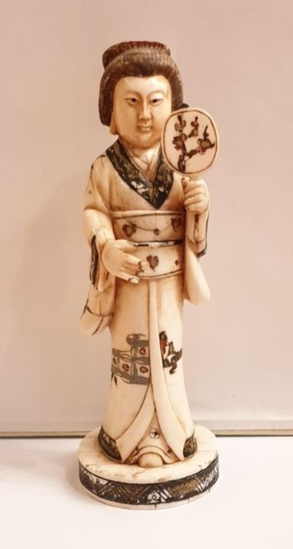 Geisha , um 1900, Elfenbein , Höhe 22cm , <