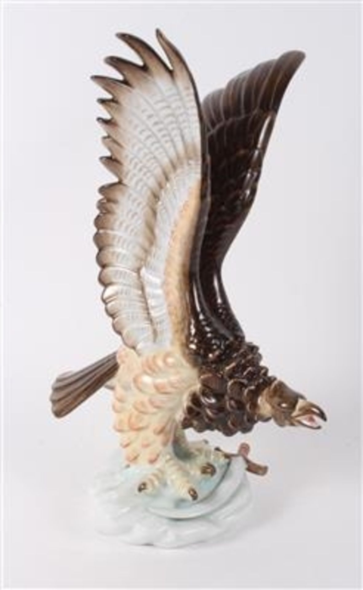 Herend, Porzellan , Adler , Mitte 20. Jahrhundert , Farbig staffiert, Höhe: 33,5 cm<