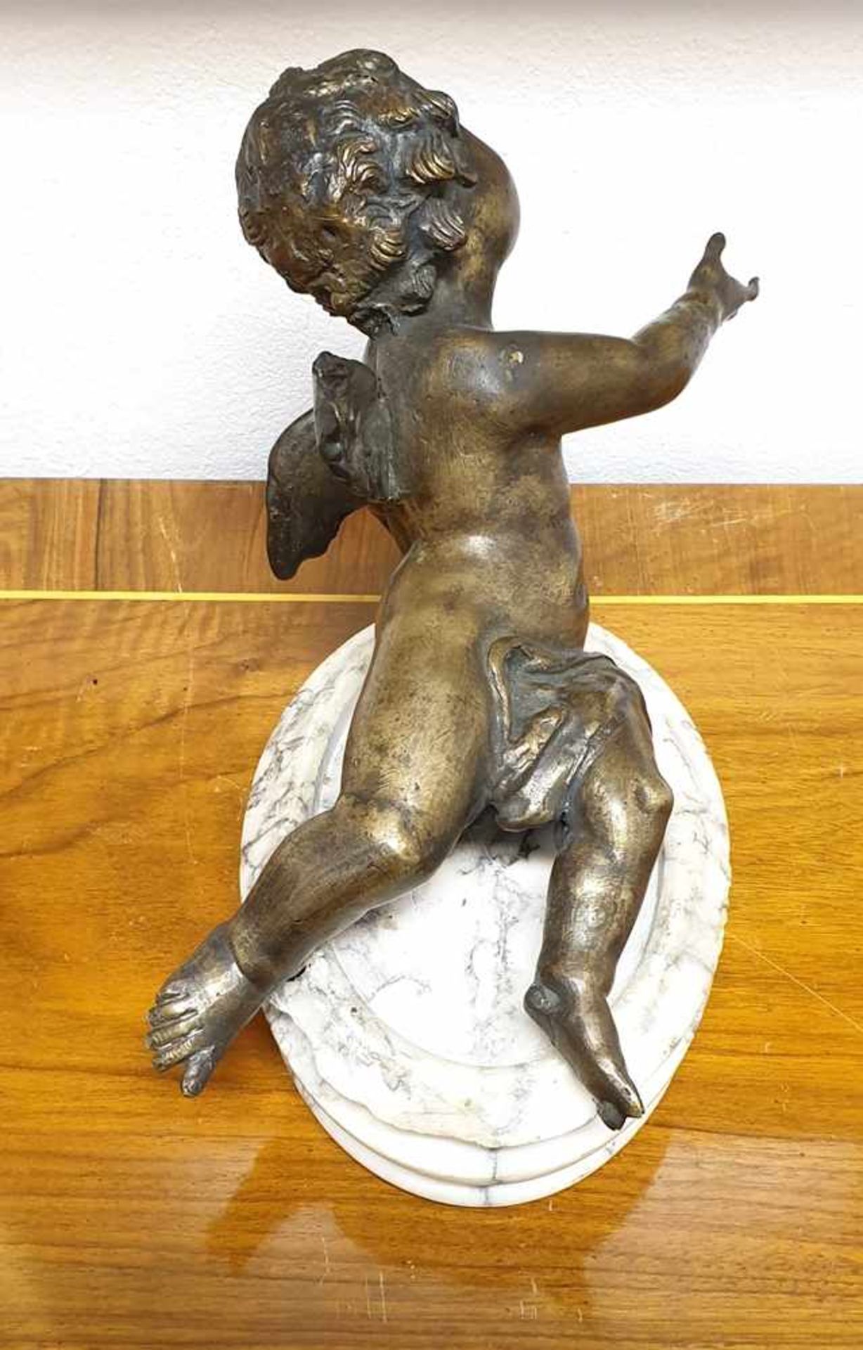 Putto , Bronze, 17./18. Jahrhundert montiert auf Marmorsockel, Höhe: 19,5cm , breite ca. 22cm , 3, - Image 5 of 5