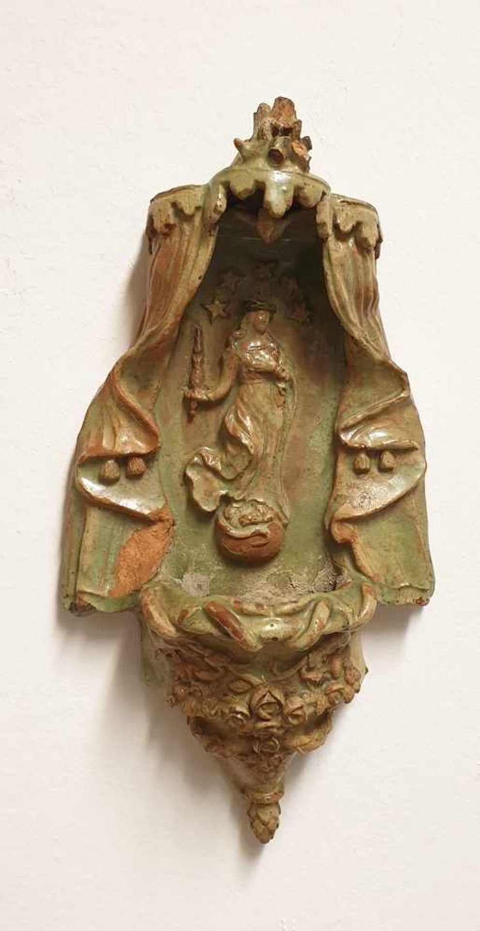 Barocker Weihwasserbehälter, 18. Jahrhundert, Keramik glasiert , beschädigt, Größe:31x16cm