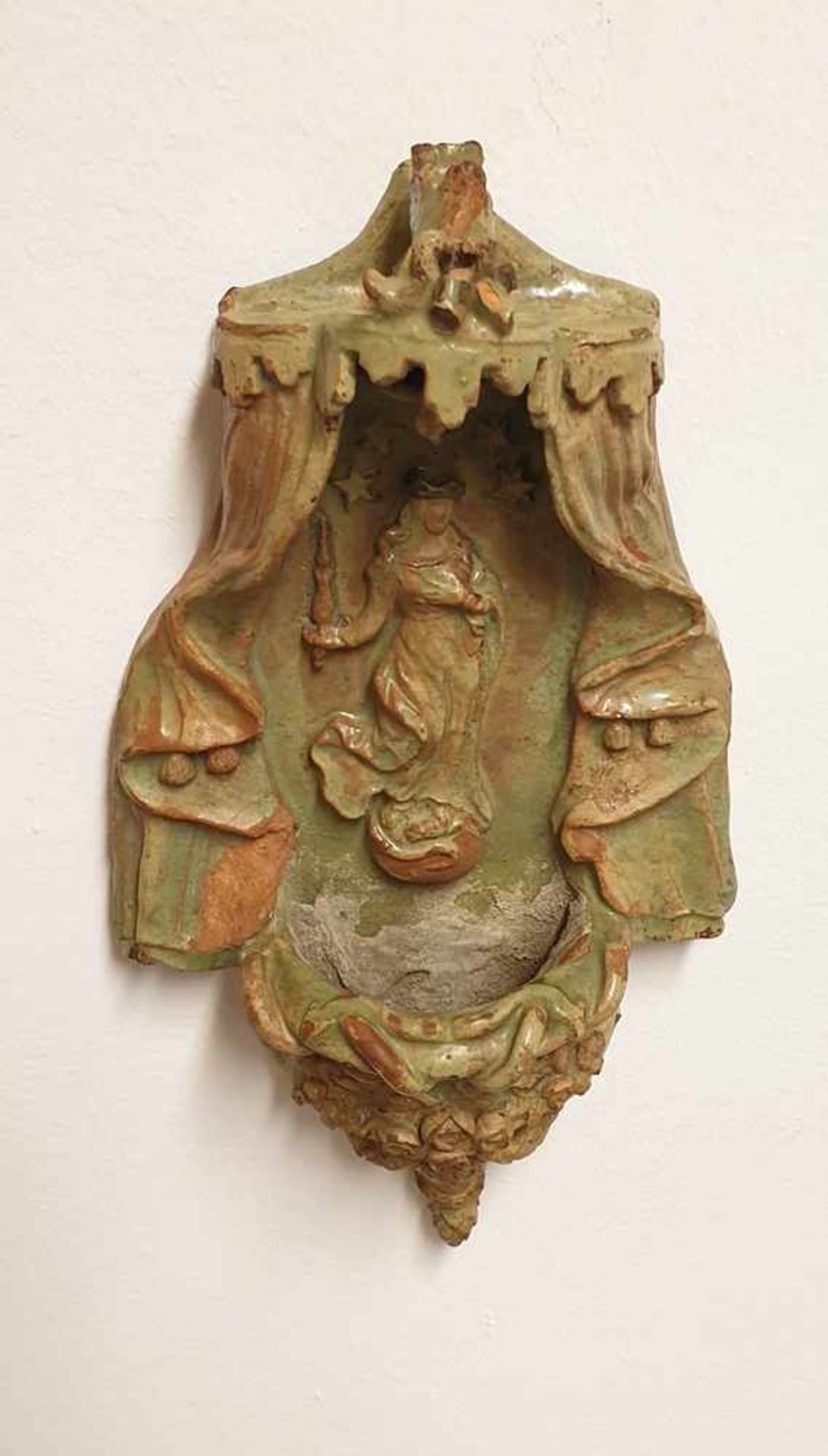 Barocker Weihwasserbehälter, 18. Jahrhundert, Keramik glasiert , beschädigt, Größe:31x16cm - Image 3 of 4