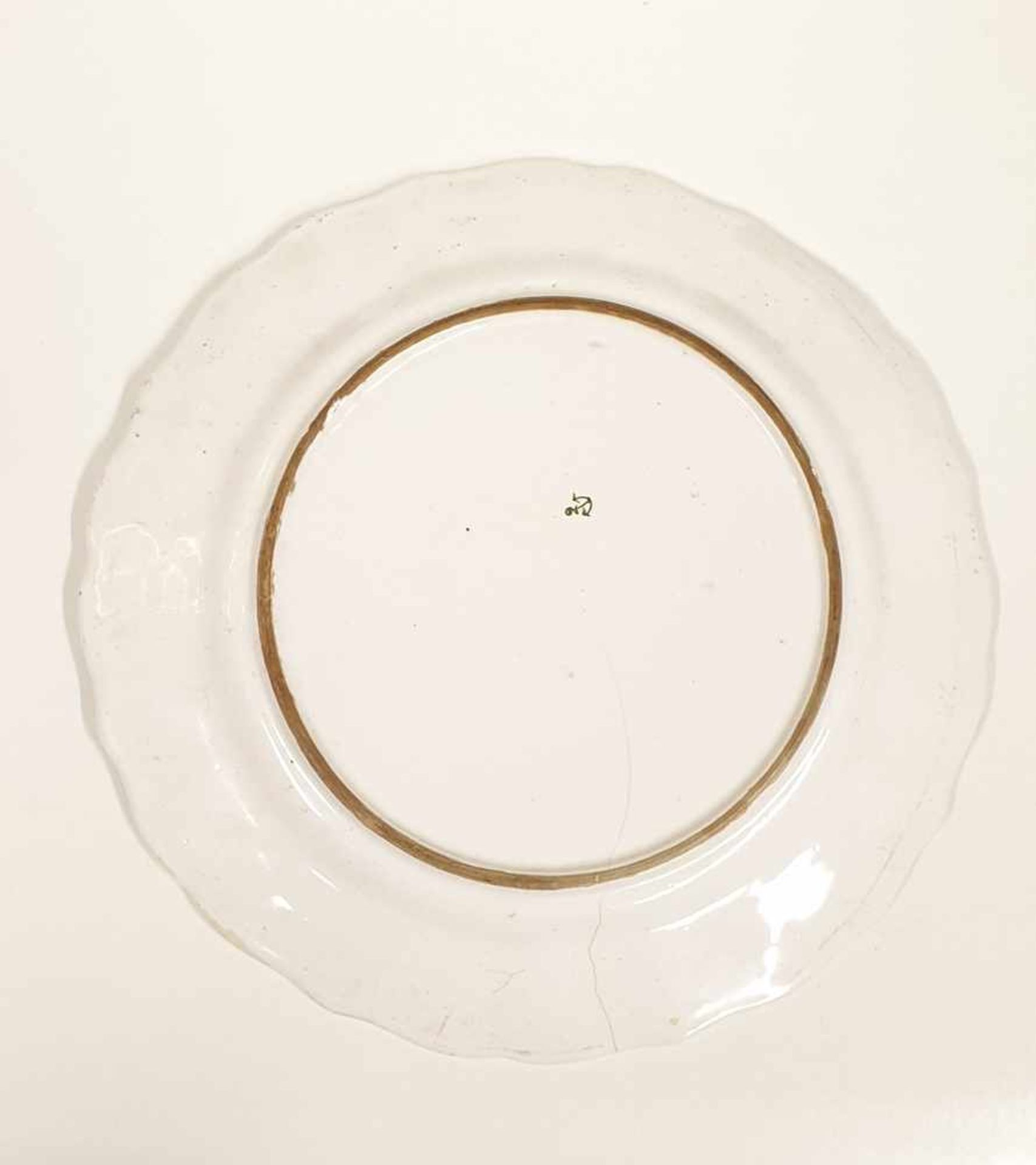 Teller , Keramik , weiss glasiert und bemalt mit Adelswappen , 19. Jahrhundert, Durchmesser: 24, - Bild 3 aus 3