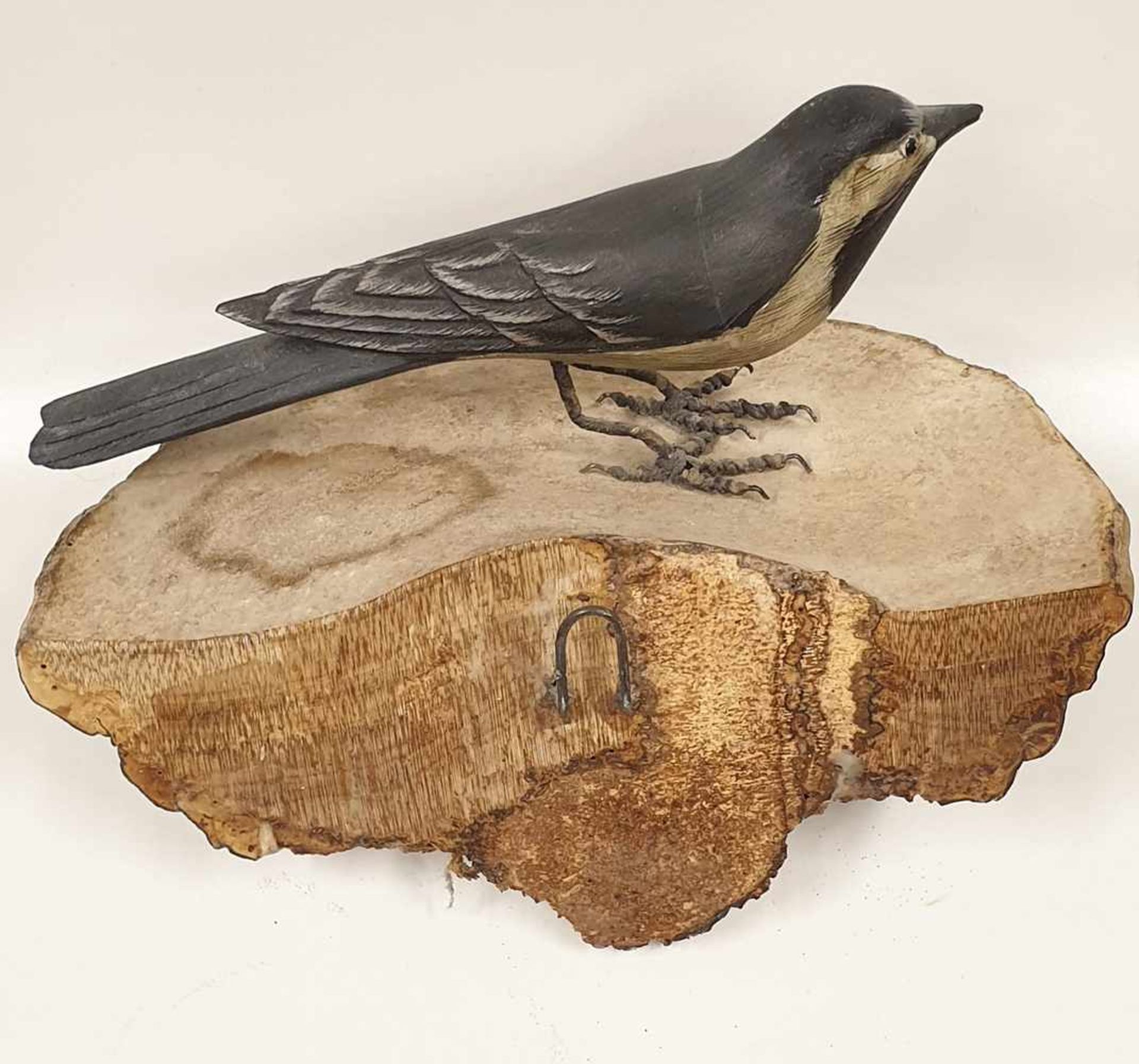 Viechtauer Vogel ,Holz geschnitzt und gefasst auf Holzschwamm montiert, 19./20.Jahrhundert, Größe: - Image 3 of 3