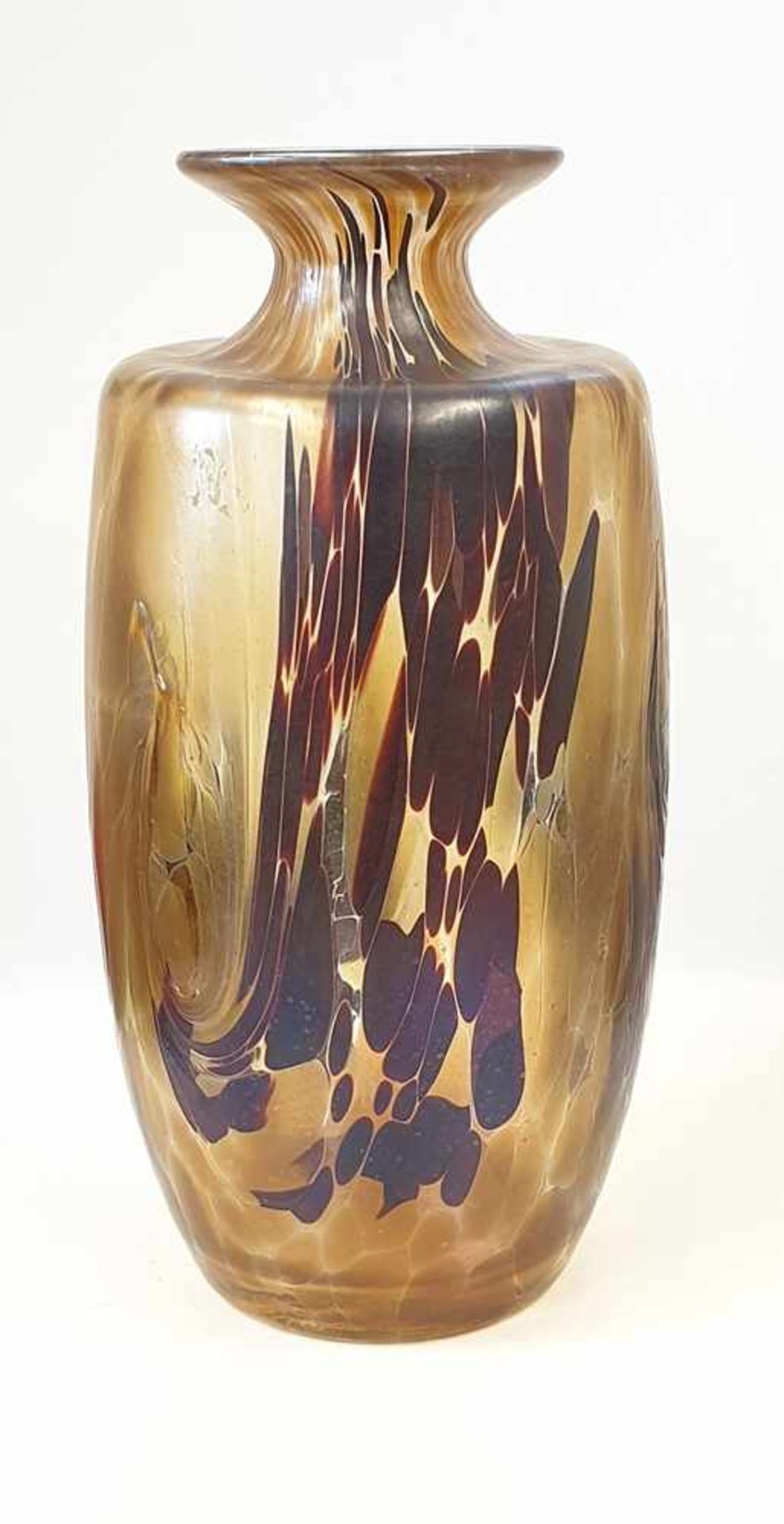 Jugendsti Vase, Glas um 1900 , Höhe: ca. 26cm , am Boden signiert, - Bild 2 aus 3