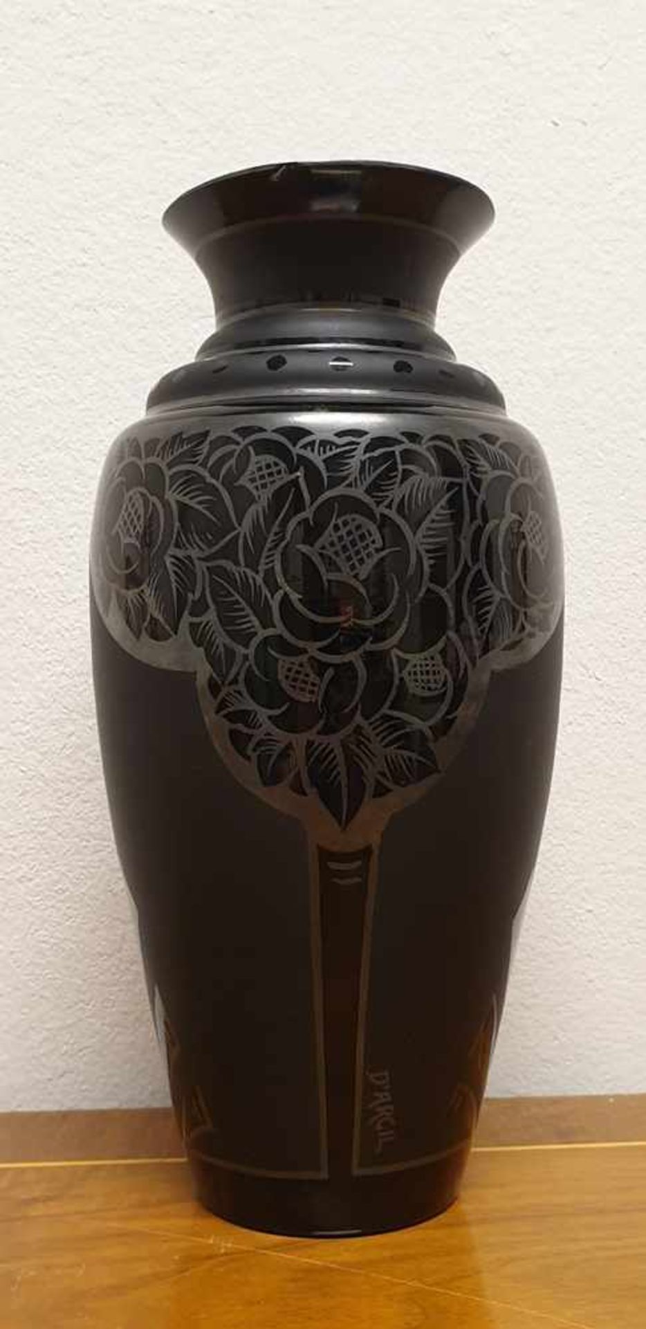 Vase Schwarzes Glas , Silberbemalt ,signiert: DÁrgil , Verreries Lorrain um 1928 , Paul Daum