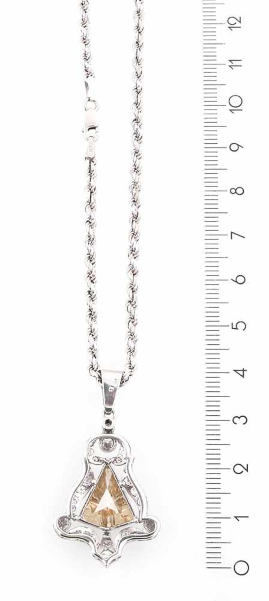 Fancy Diamant Anhänger ca. 4ct , Achtkantdiamanten zus. ca 1,17ct , Platin , ein Fancy Diamant ca. - Bild 2 aus 2