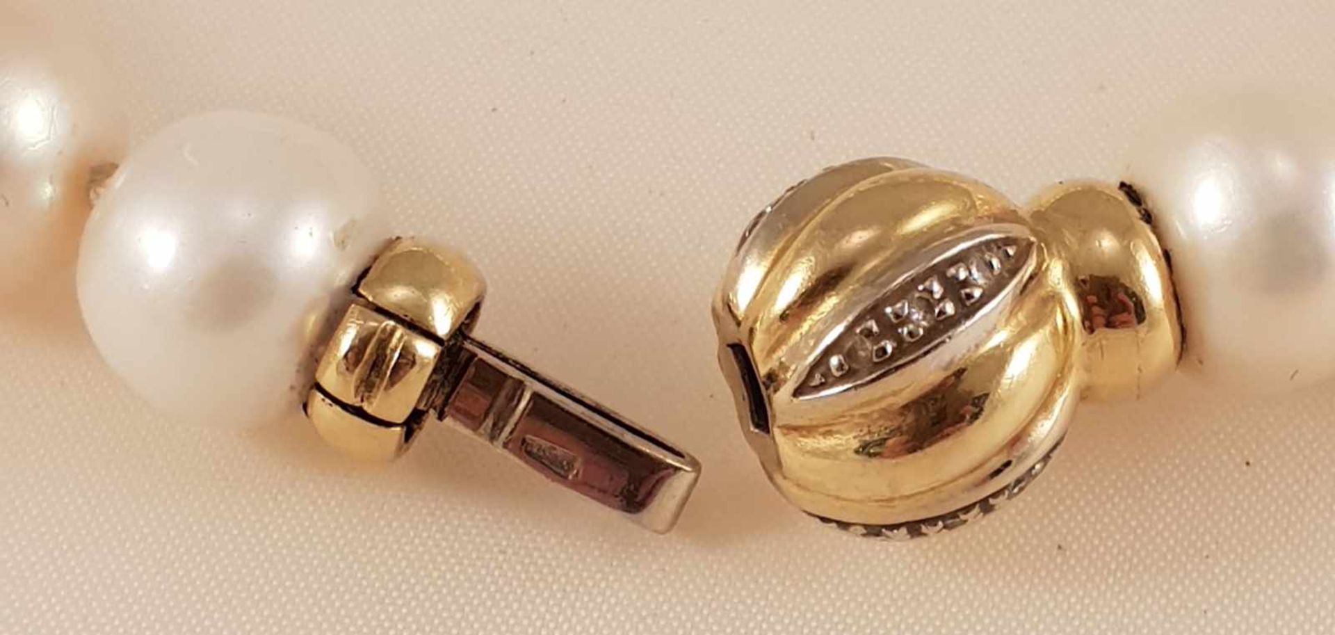 Süßwasser Kulturperlencollier , Perlen Durchmesser: ca. 10-11mm , Schließe Gold 750 mit - Image 3 of 3