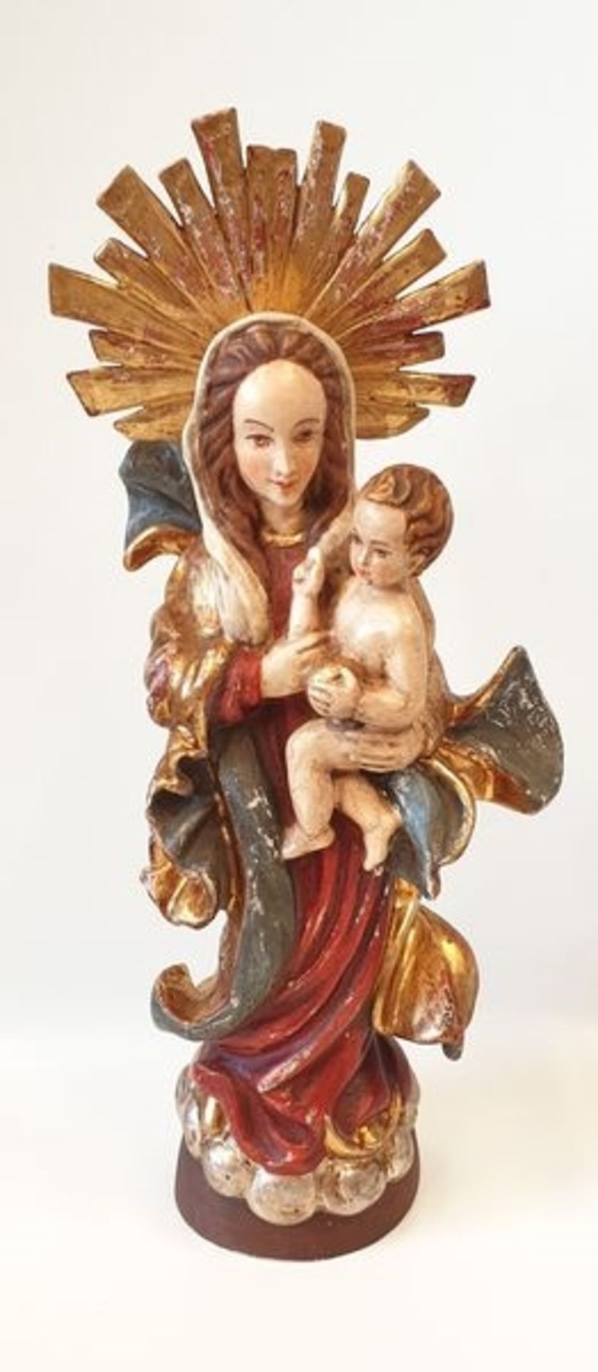 Maria mit dem Jesuskind, Holz geschnitzt und gefasst, Blattgold, 20. Jahrhundert