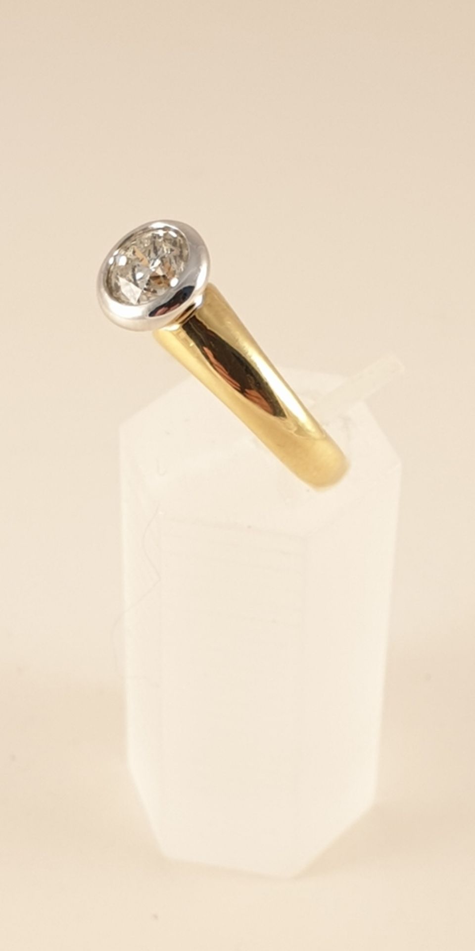 Diamant Solitär Ring, Diamant 1ct. Gold 750 , RW63 , Gewicht: 6,6g , Guter Farb- niedriger - Image 2 of 4