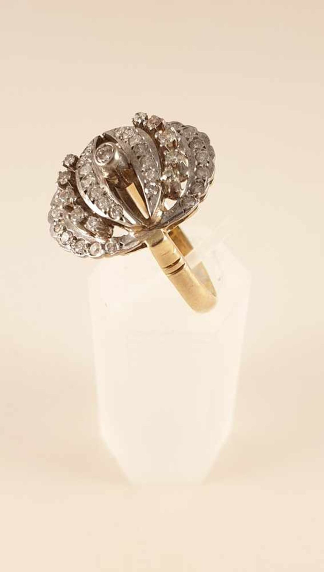 Art Deco Diamant Ring, zus.ca. 1ct , Gold 750 , Dm: 20x18mm , RW60 , Gewicht: 7,5g - Image 2 of 3