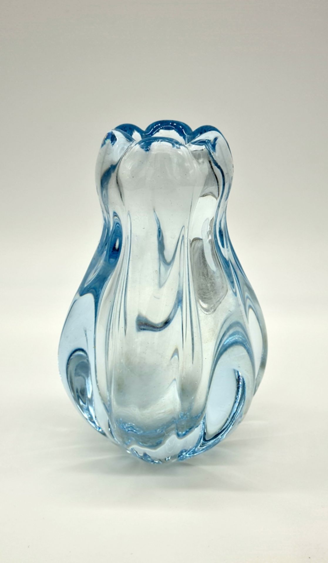 Stella Polaris Vase aus eisblauem Glas von Vicke Lindstrand für Orrefors, 1960er Jahre, Höhe: