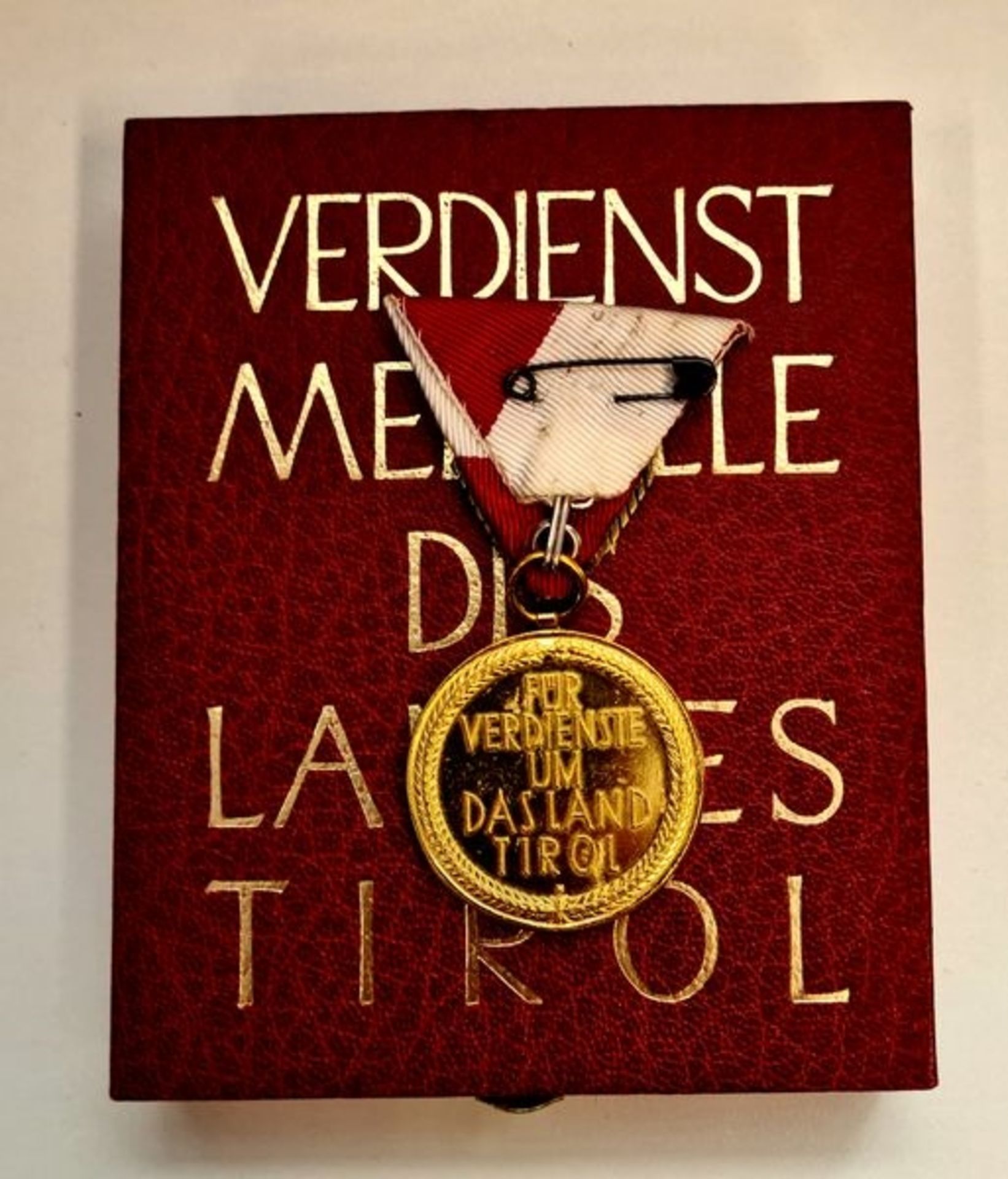 Verdienstmedaille des Landes Tirol , in Original Etui,