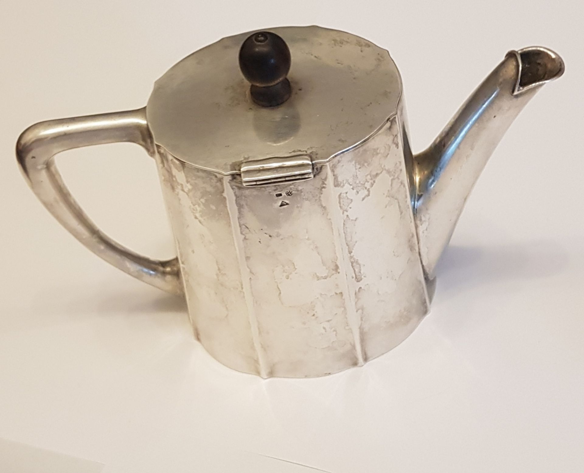 Teekanne, Silber 800 , 1.Hälfte 20. Jahrhundert , Höhe ca: 12,5cm ,Gewicht: 340g ,