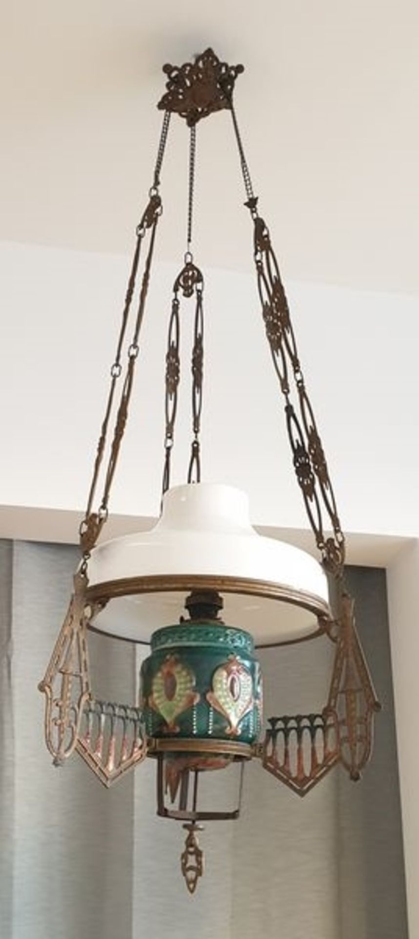 Petroleum Deckenlampe Jugendstil um 1900, gefasstes Metallgestell bronzefarbig mit Jugendstilorn