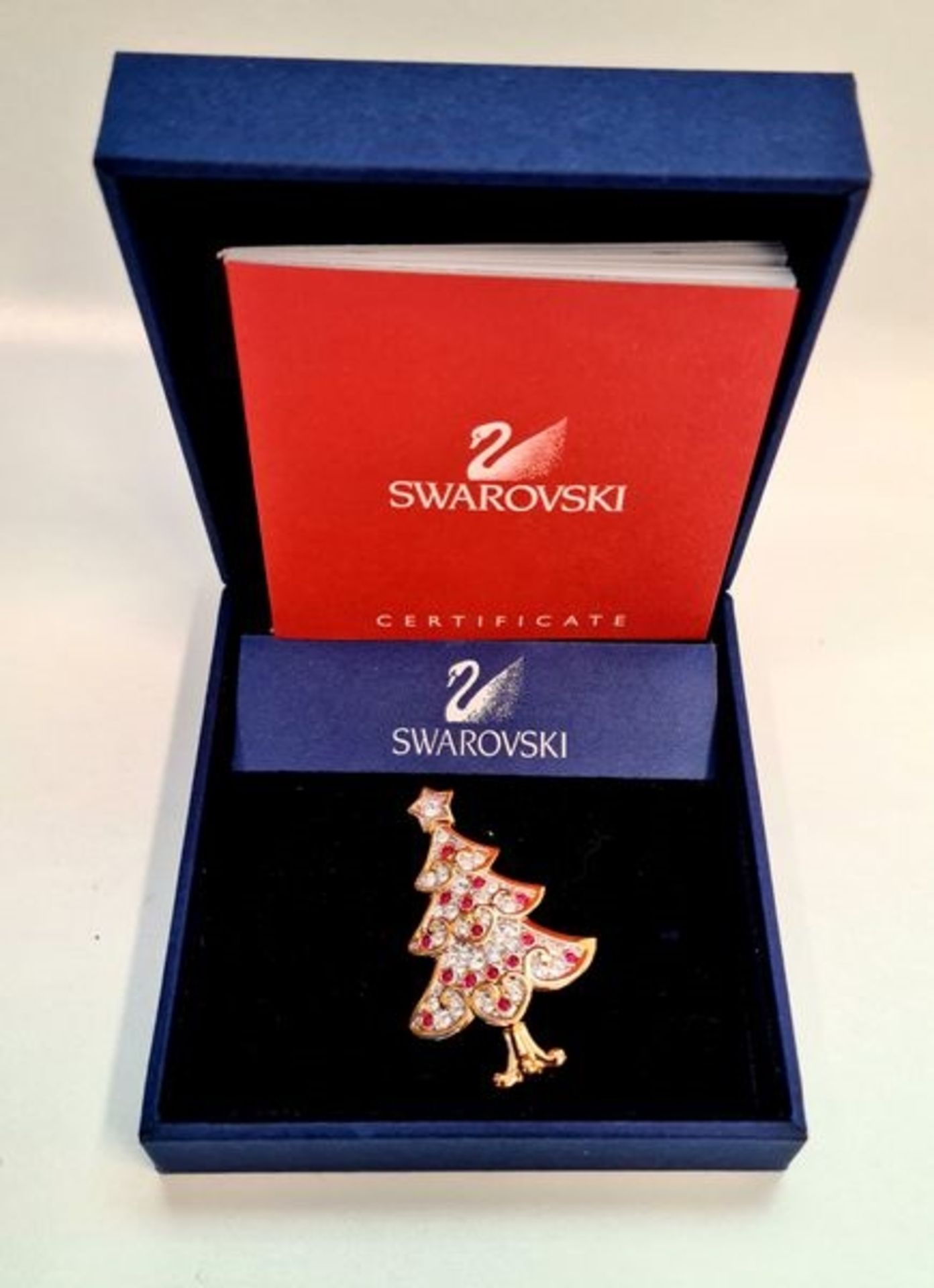 Swarovski Brosche , Weihnachtsbaum , Größe: 47x30mm, Metall vergoldet, Zertifikat, in Etui ,</