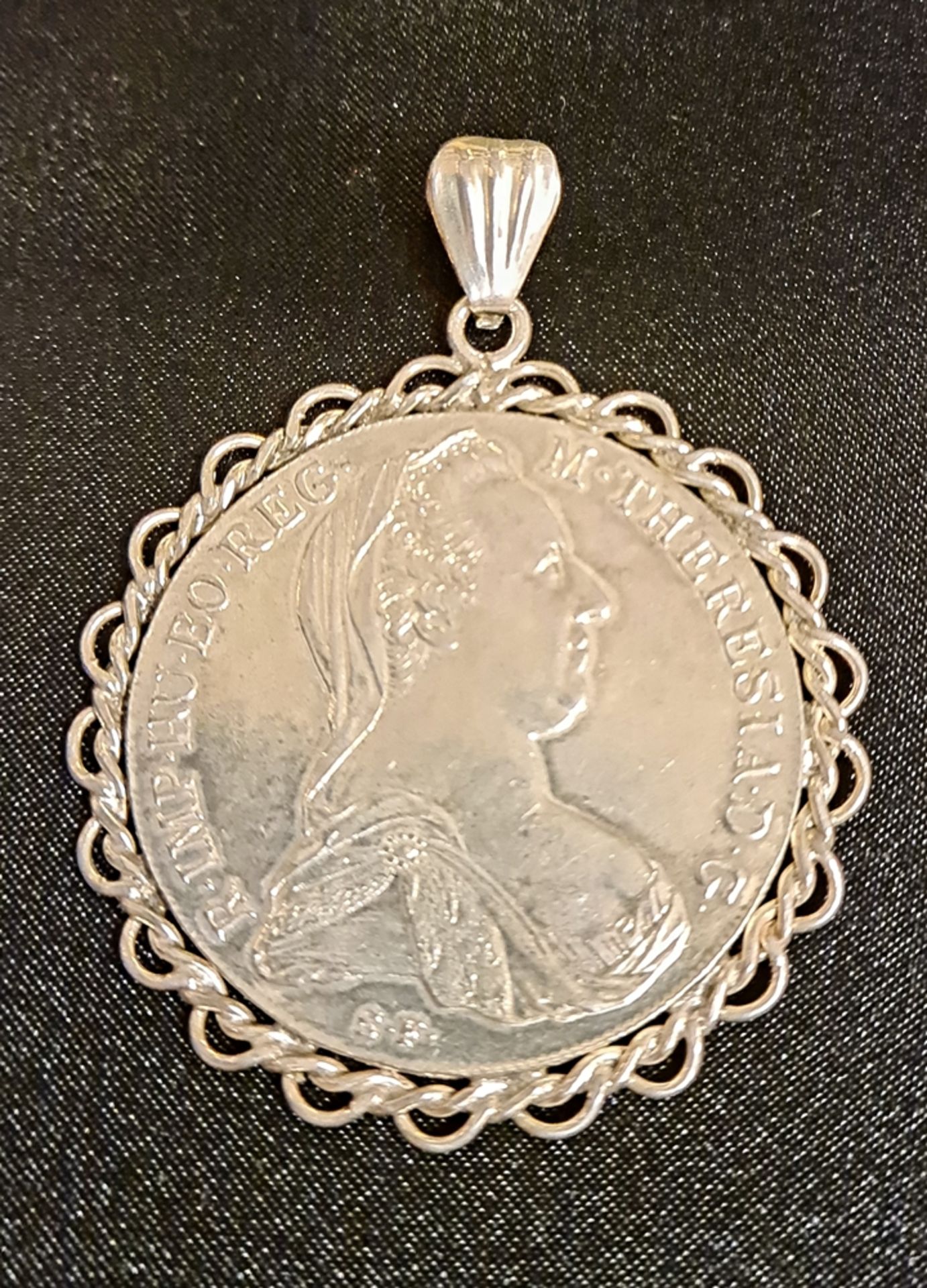 Maria Theresien Taler , Silber 833 , gefasst, Fassung Silber 925, Gewicht: 32g