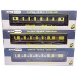 OO Gauge: A group of WRENN Pullman coaches in Pullman Livery: comprising W6001 and 2 x W6002 (both