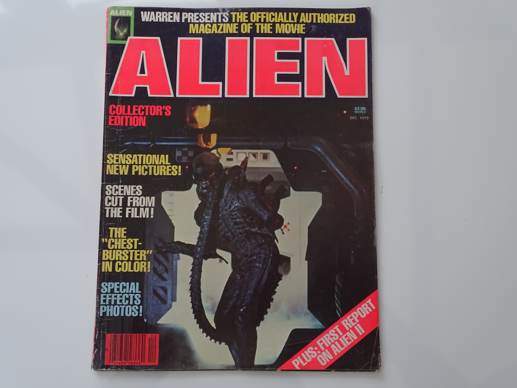 ALIEN (1979): A group of ALIEN memorabilia to include 6 books, UK FOH set and 2 x US Lobby Cards ( - Image 6 of 8