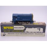 OO Gauge: A WRENN W2232 Class 08 diesel locomotive in BR blue numbered D3464. VG in a G box