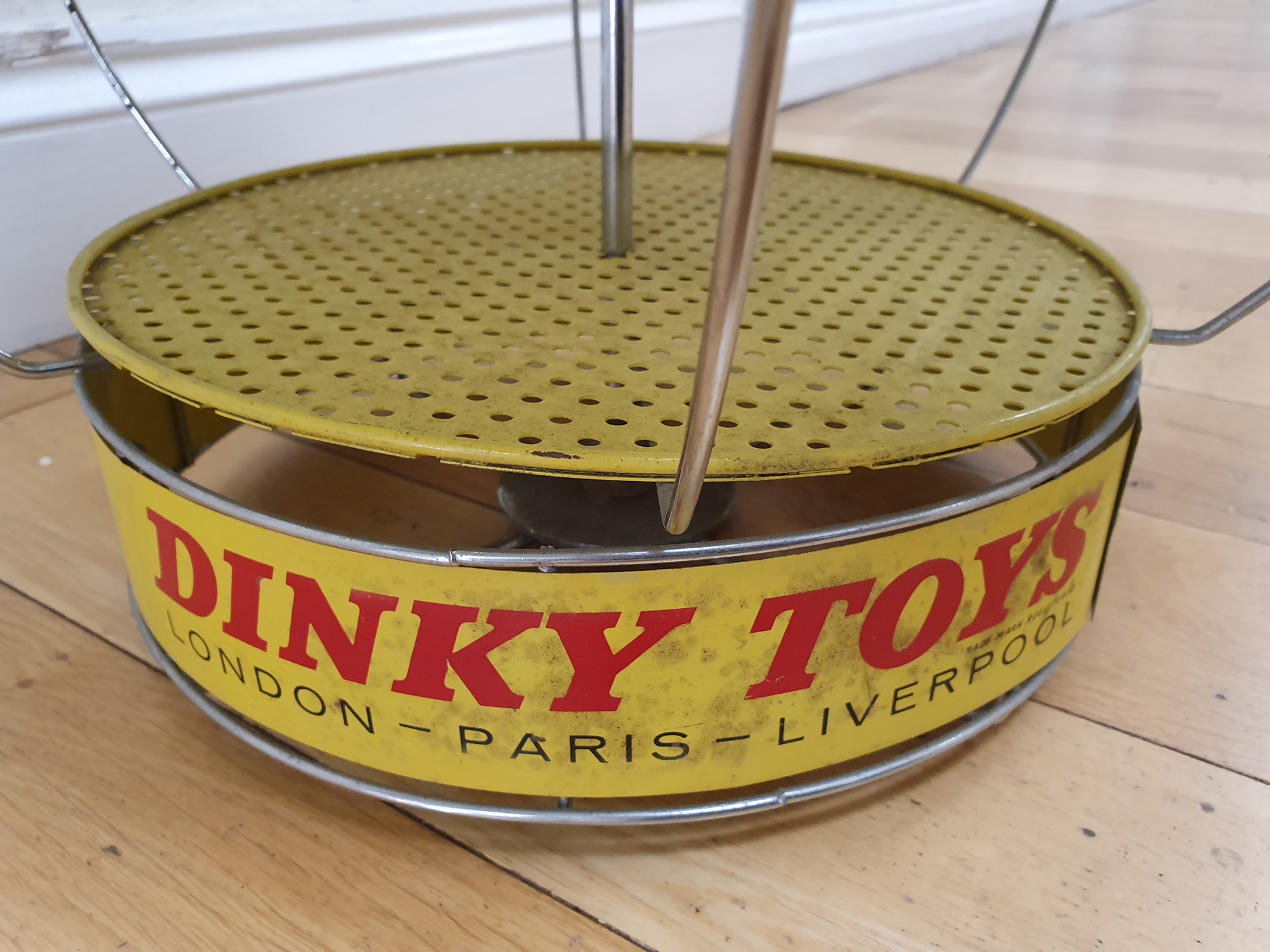 An ultra rare DINKY toys factory display stand. This appears to be a stand that was used either in a - Image 4 of 4