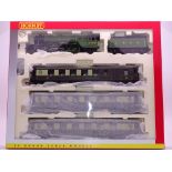 OO Gauge: A HORNBY R2598M "The Queen of Scots" train pack - E (appears unused) in VG/E box