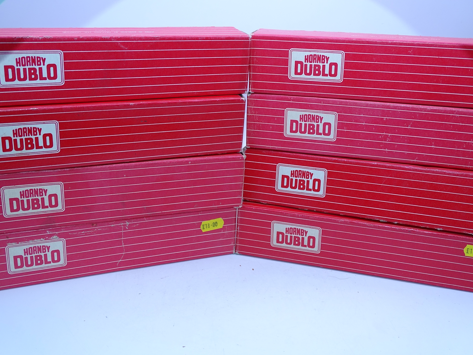 OO Gauge: A group of HORNBY DUBLO Super Detail Mark 1 coaches all in BR(W) livery, comprising 1x