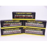 N Gauge: A group of Bulleid coaches by GRAHAM FARISH - BR crimson / cream Livery - VG/E in VG