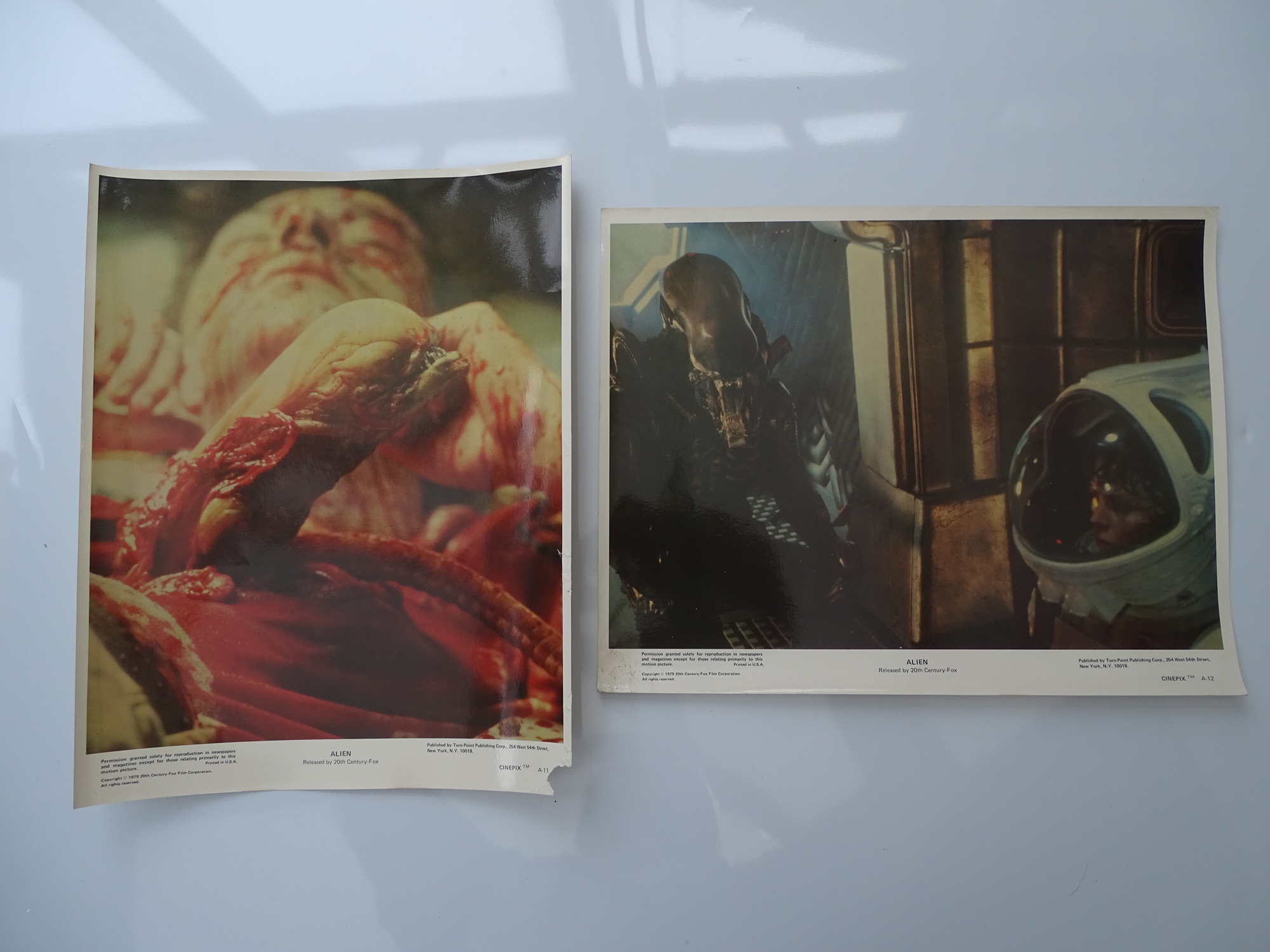 ALIEN (1979): A group of ALIEN memorabilia to include 6 books, UK FOH set and 2 x US Lobby Cards ( - Image 2 of 8