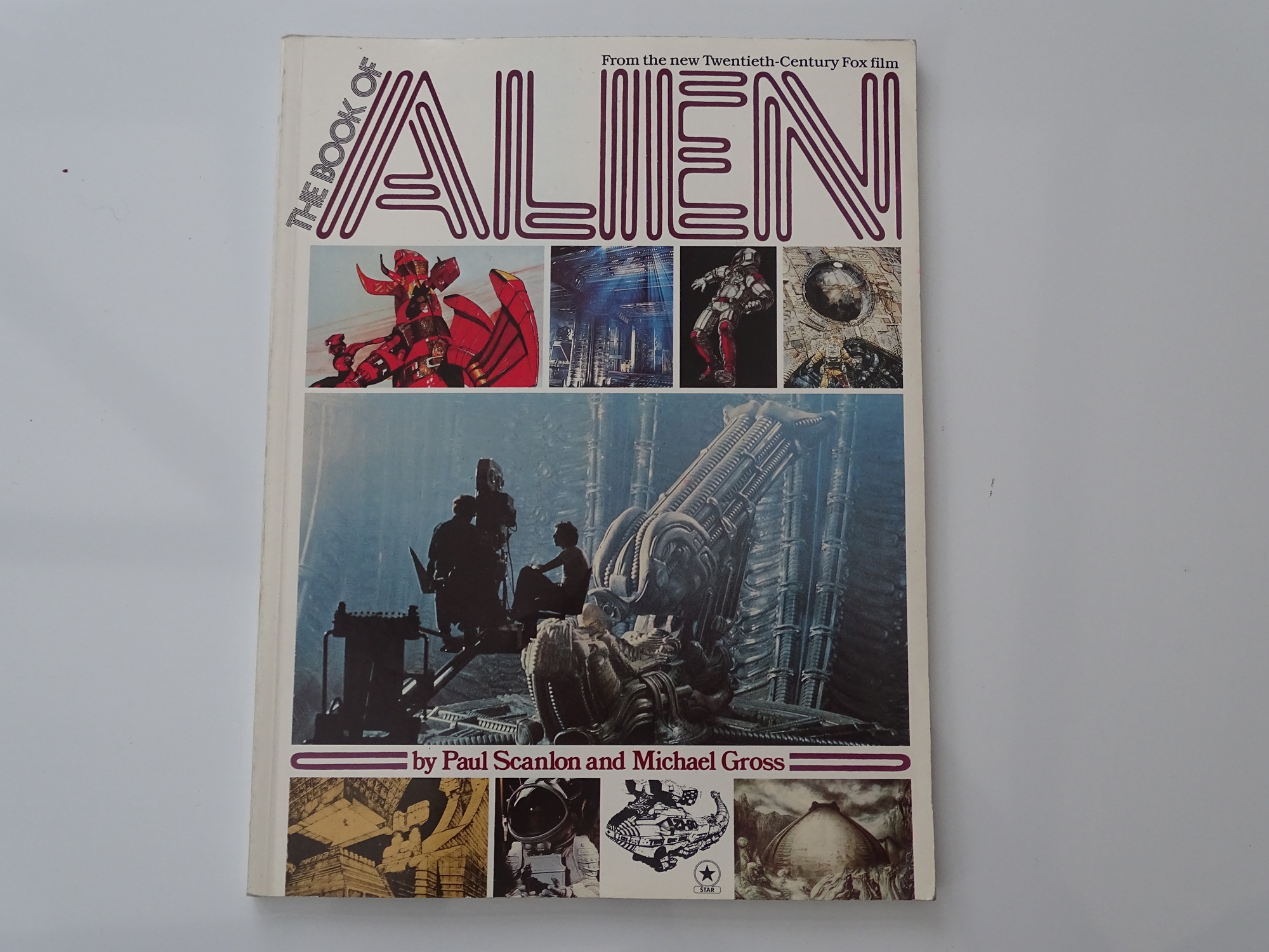 ALIEN (1979): A group of ALIEN memorabilia to include 6 books, UK FOH set and 2 x US Lobby Cards ( - Image 5 of 8