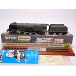 OO Gauge: A WRENN W2405 Duchess class steam locomotive in BR green "Duchess of Atholl", limited