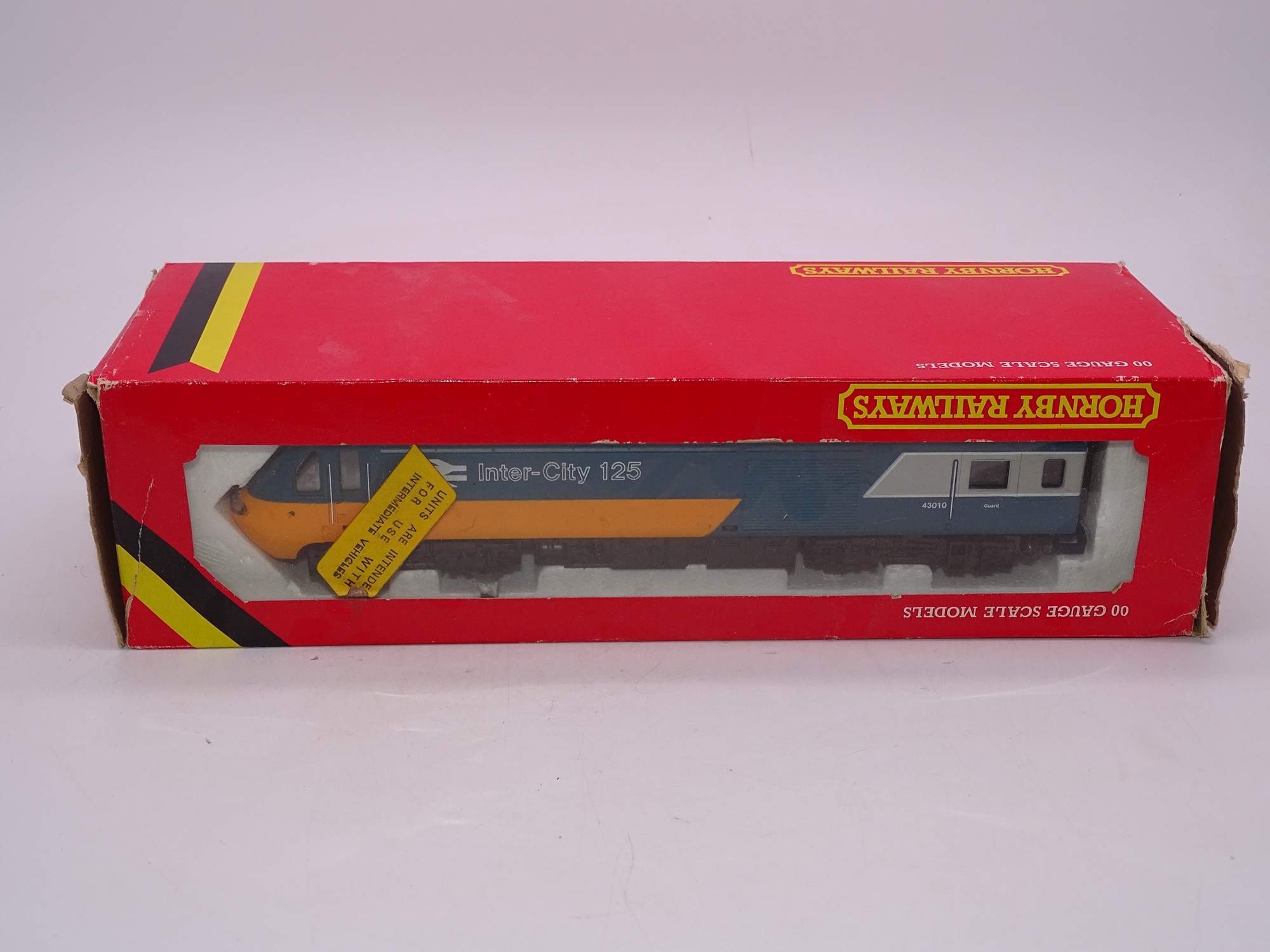 OO Gauge: A HORNBY R069 High Speed Train power and dummy car pair in blue/grey livery - VG in F-G