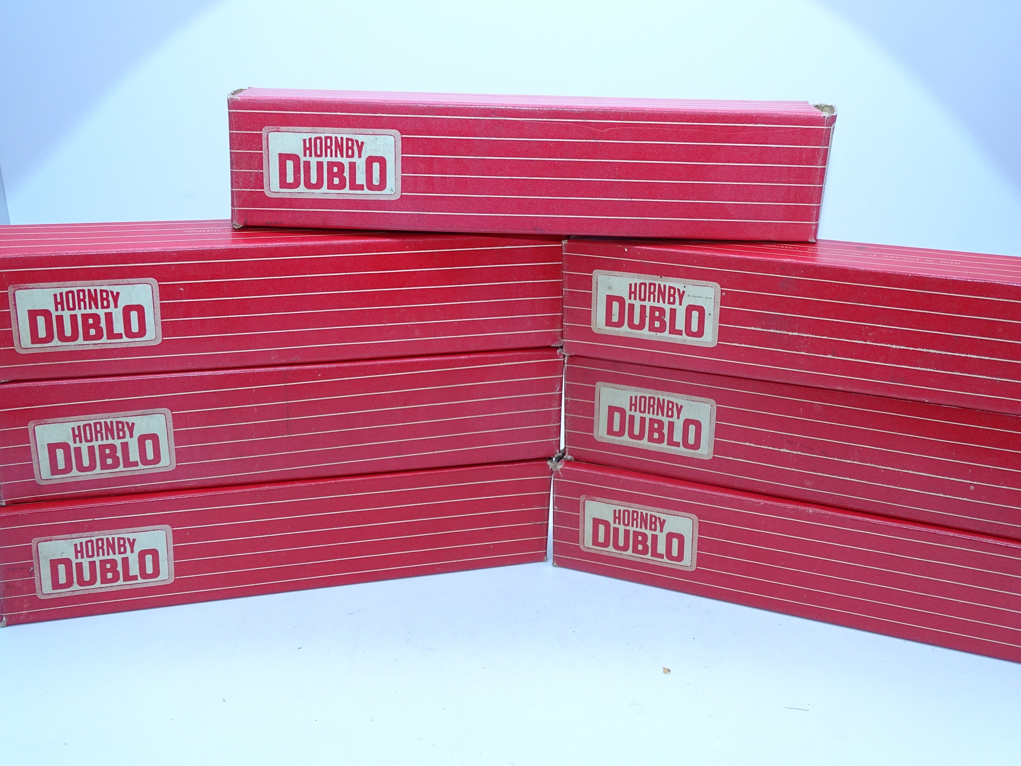 OO Gauge: A group of HORNBY DUBLO Stanier coaches in BR crimson/cream livery, comprising 2x 4005 and