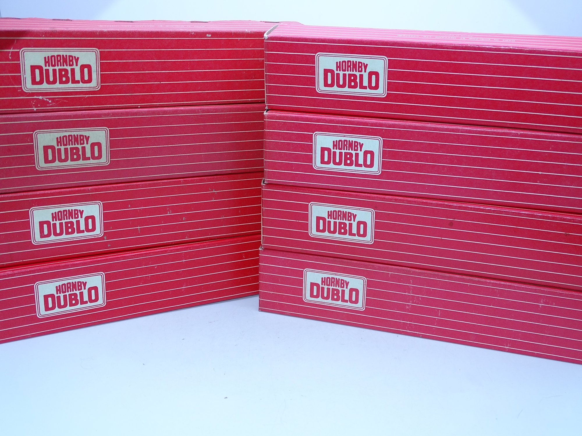 OO Gauge: A group of HORNBY DUBLO Super Detail Mark 1 coaches all in BR maroon livery, comprising 1x
