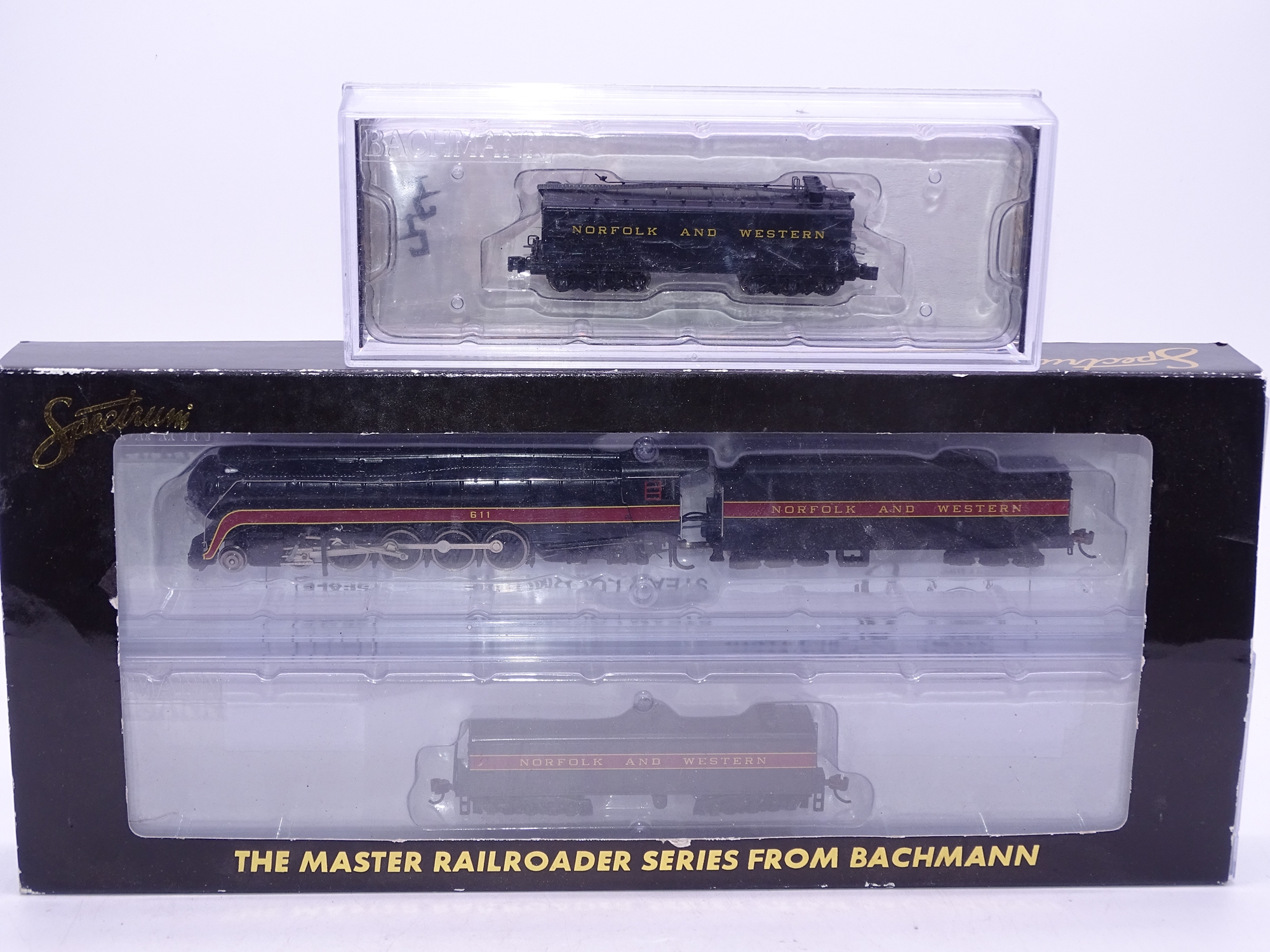 N Gauge: American Outline: A SPECTRUM Norfolk and Western Class J steam locomotive set with